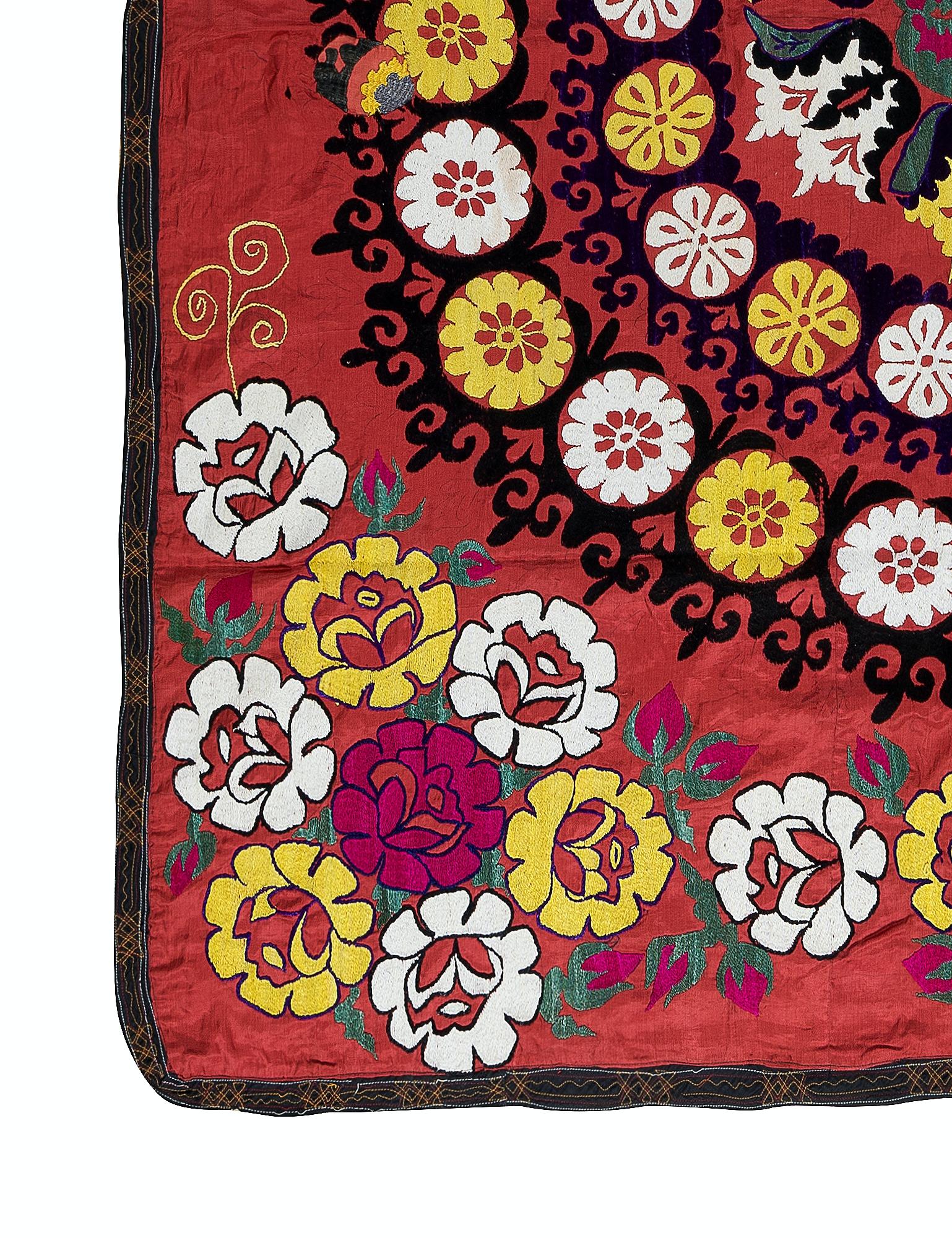 5x6 Ft Bettbezug aus Seidenstickerei mit Stickerei, Suzani-Wandteppich in Rot, Usbekistanischer Wandteppich (Usbekisch) im Angebot