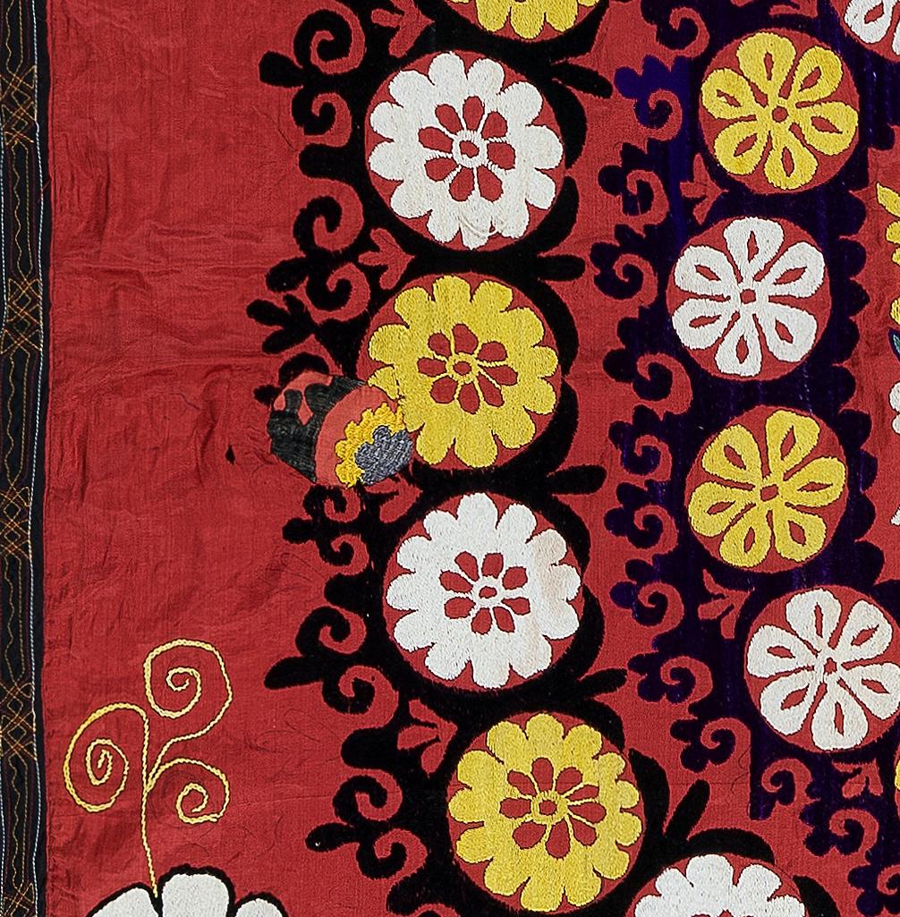 5x6 Ft Traditional Silk Embroidery Bed Cover, Asian Suzani Wall Hanging in Red In Good Condition For Sale In Philadelphia, PA