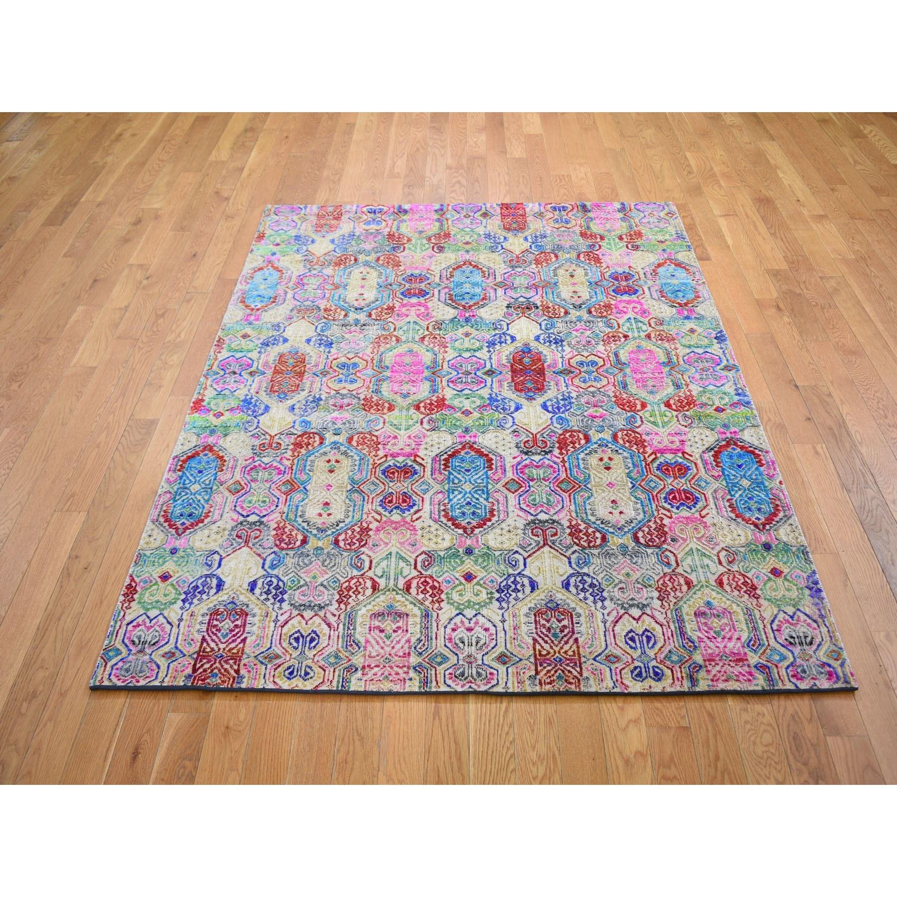 This is a truly genuine one-of-a-kind Jewellery Design Sari Silk With Textured Wool Hand Knotted Rug. It has been Knotted for months and months in the centuries-old Persian weaving craftsmanship techniques by expert artisans.
Primary materials: Wool