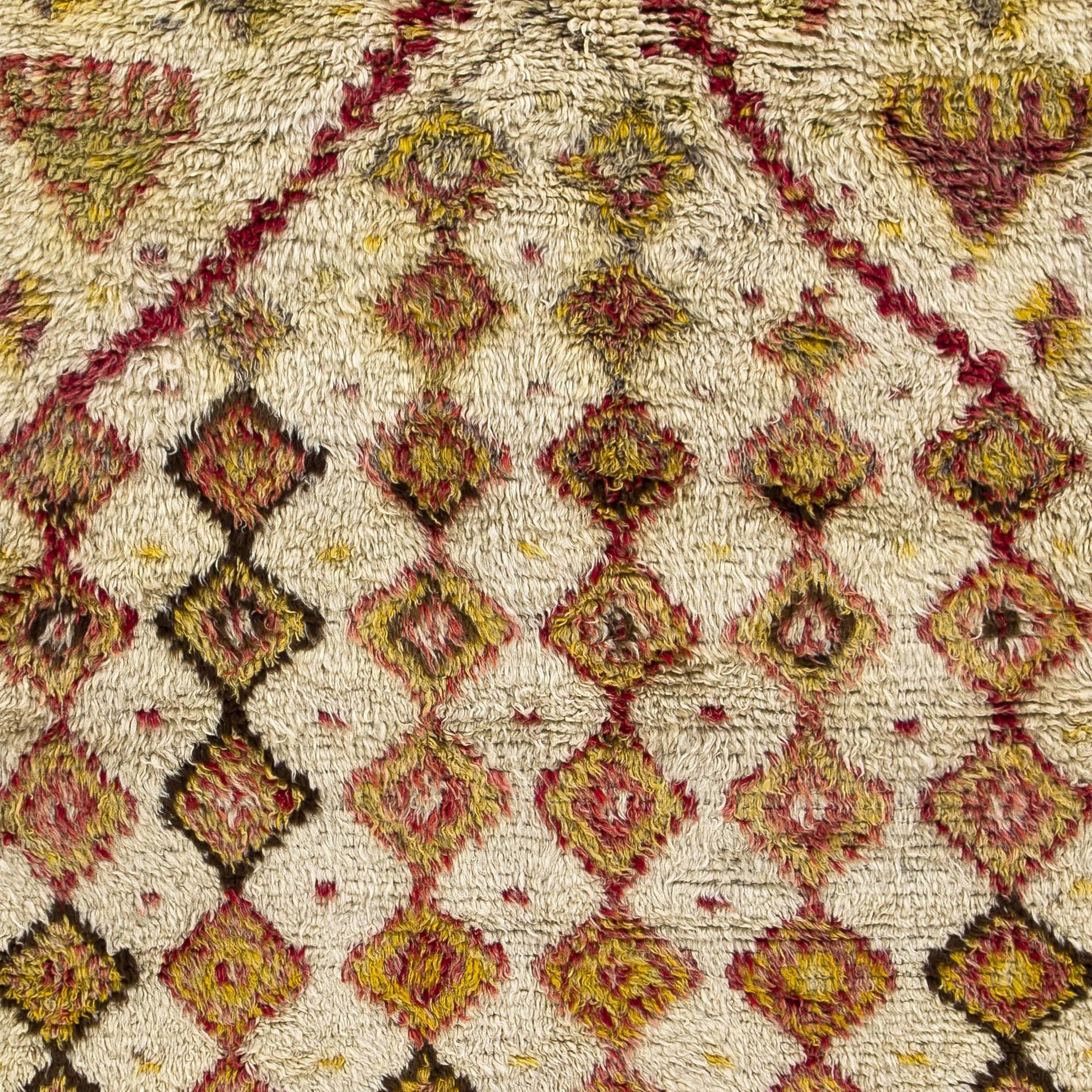 Noué à la main 5x6.3 Ft Antique Fait à la main Anatolian Tulu Rug with Geometric Design, 100% Wool en vente