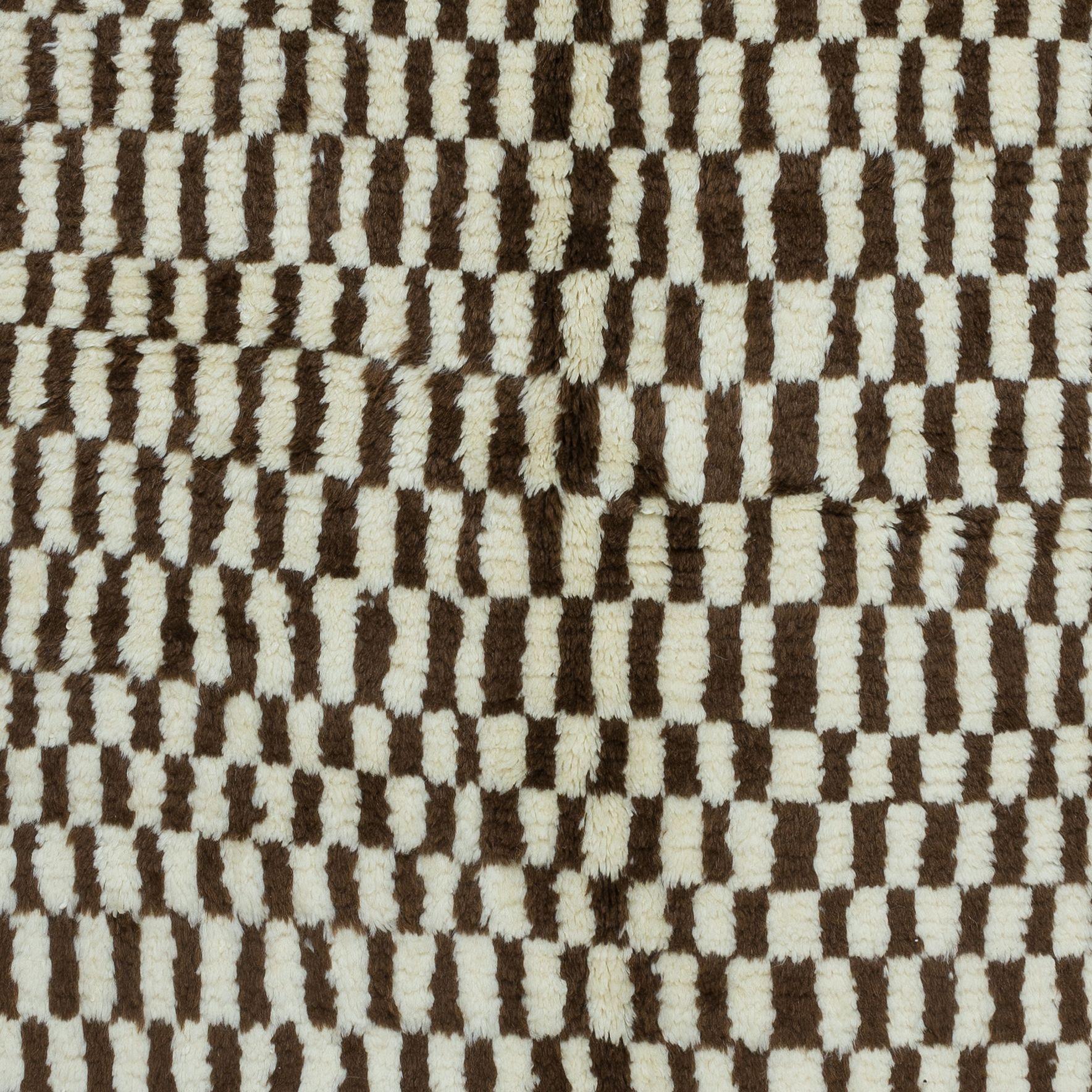 Hand-Knotted 5x6.4 Ft Modern Hand Knotted Checkered Tulu Rug in Brown & Beige. All Wool For Sale