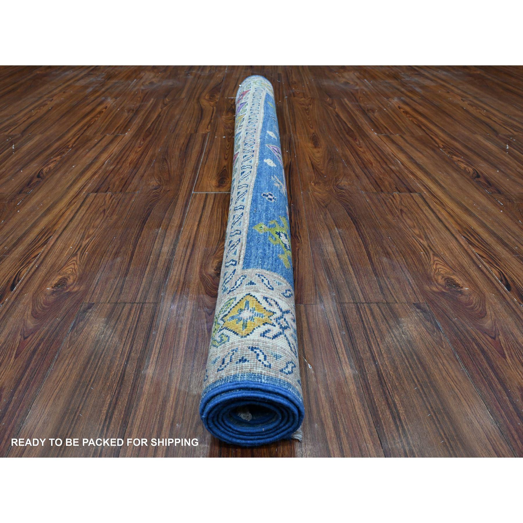 Hand-Knotted 5'x6'5
