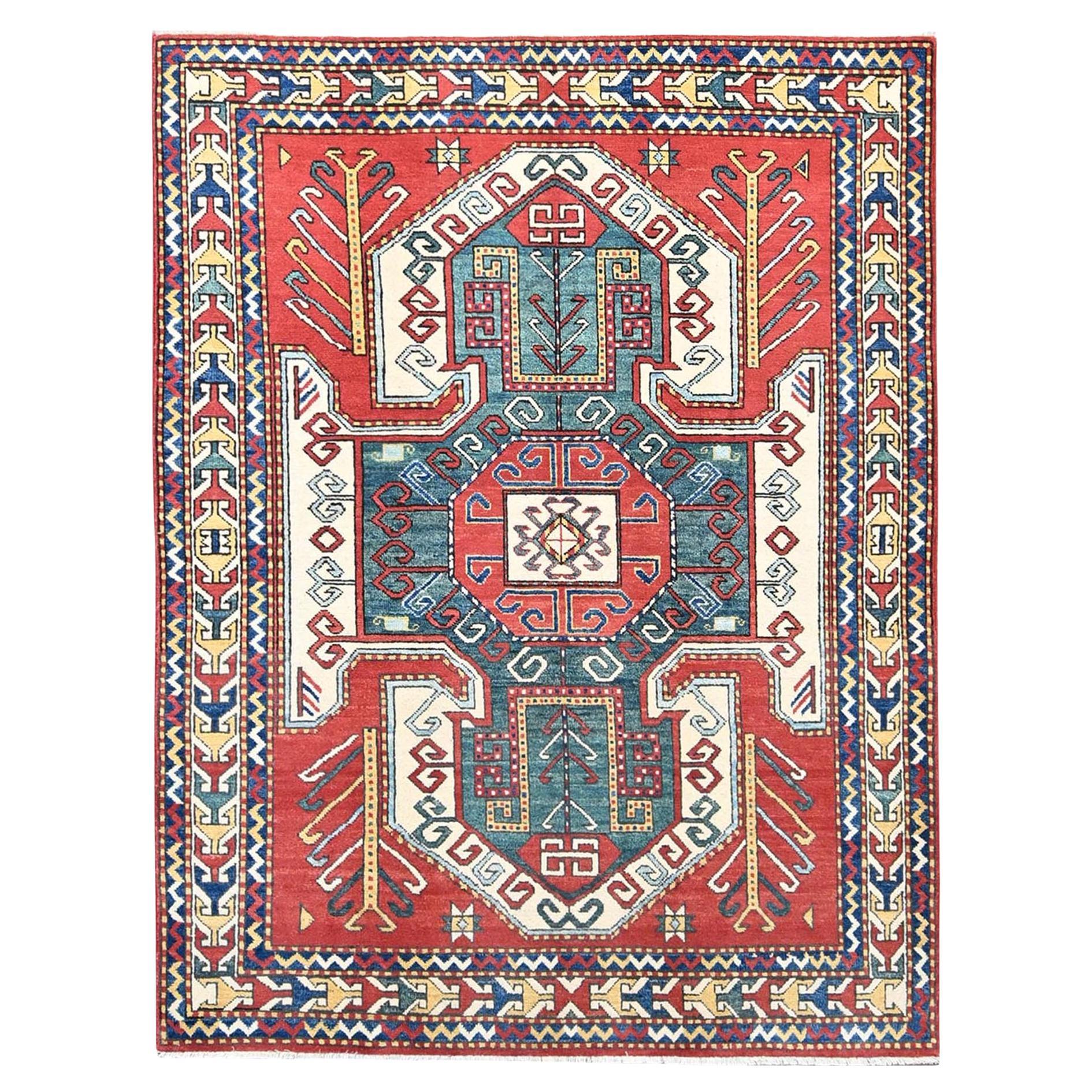 5
x6
6" Pepperoni Rote Wolle Antike Kaukasische Schwan Kazak Handgeknüpfter Teppich im Angebot