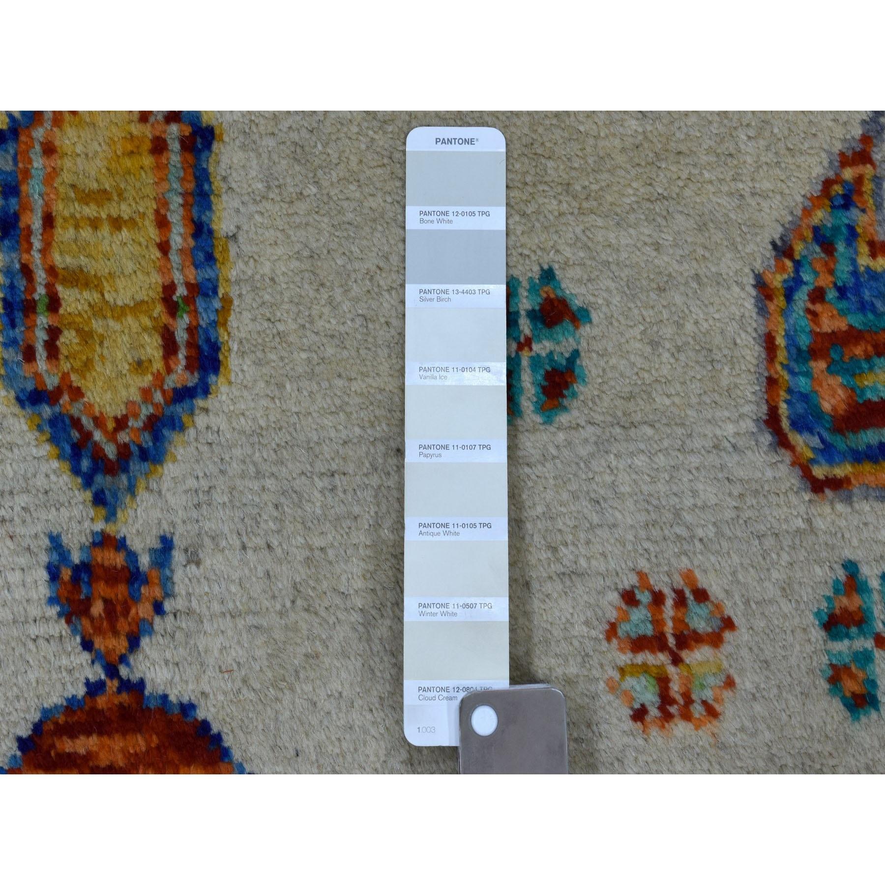 Alfombra de lana pura anudada a mano Baluch afgana colorida de diseño tribal marfil 5'x6'7 Tribal en venta