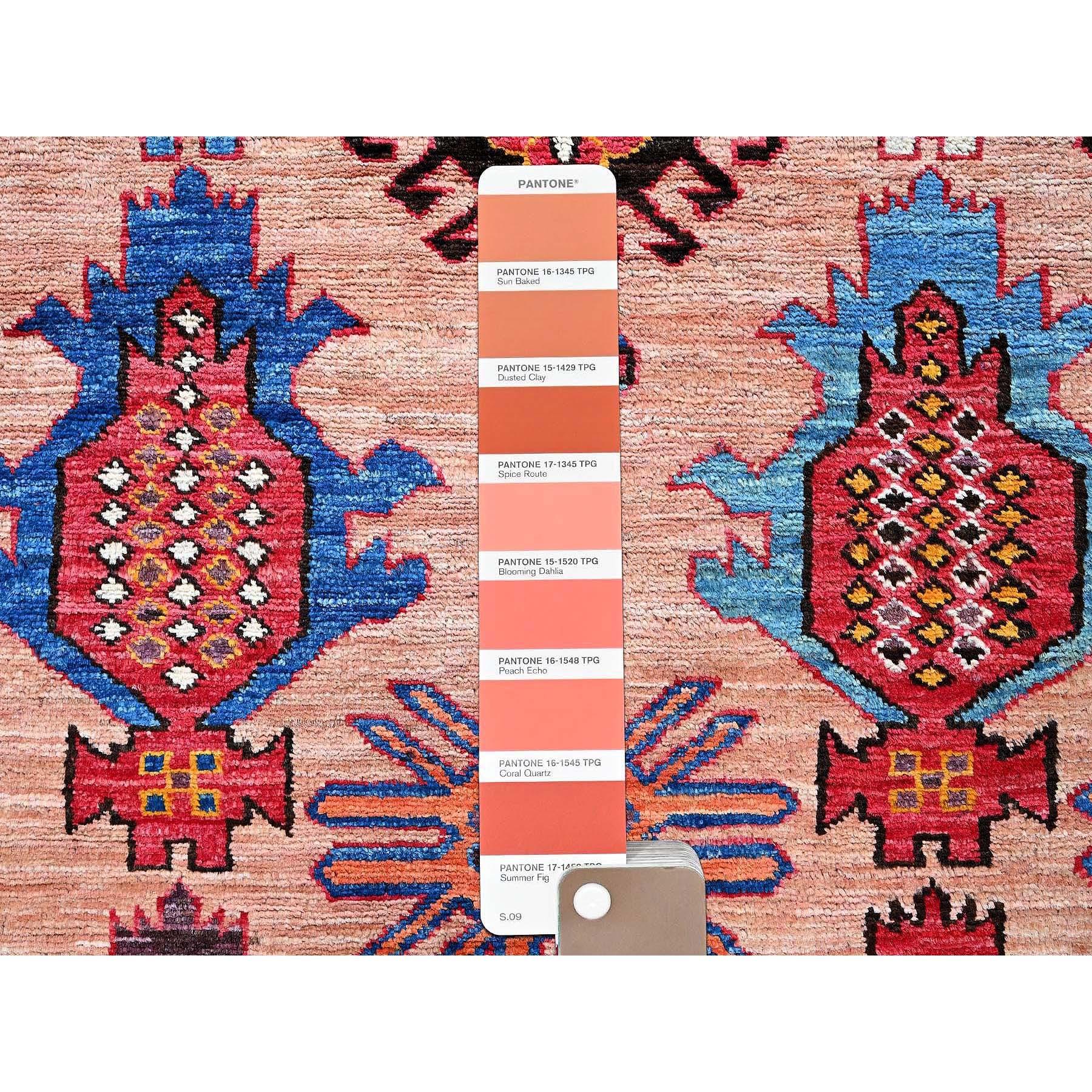 Afghano Tappeto Peach Afghan Ersari Caucasian Design Revival annodato a mano, interamente in lana. in vendita