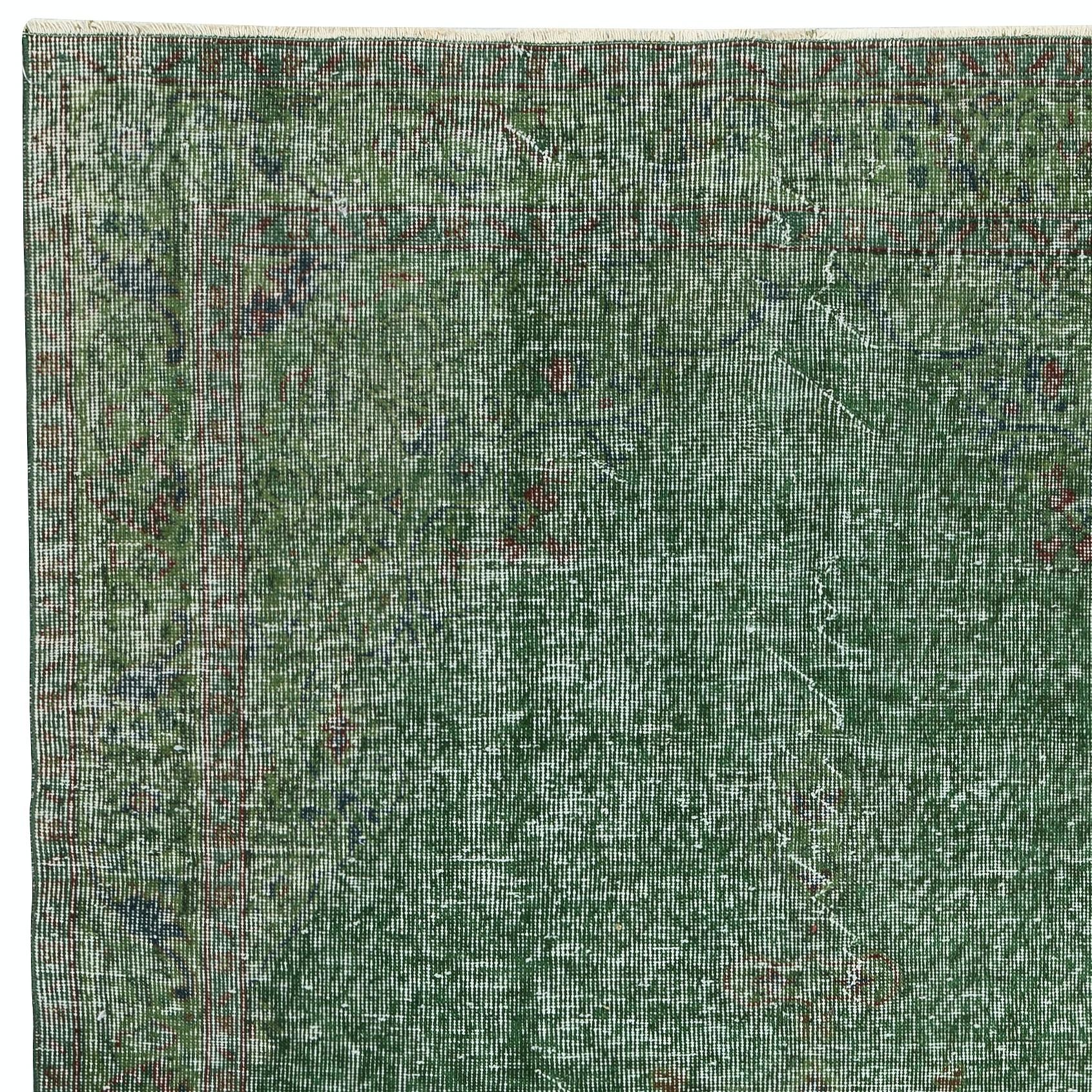 5x6.8 Ft handgeknüpfter türkischer Vintage-Teppich in Grün gefärbt für moderne Innenräume (Handgeknüpft) im Angebot