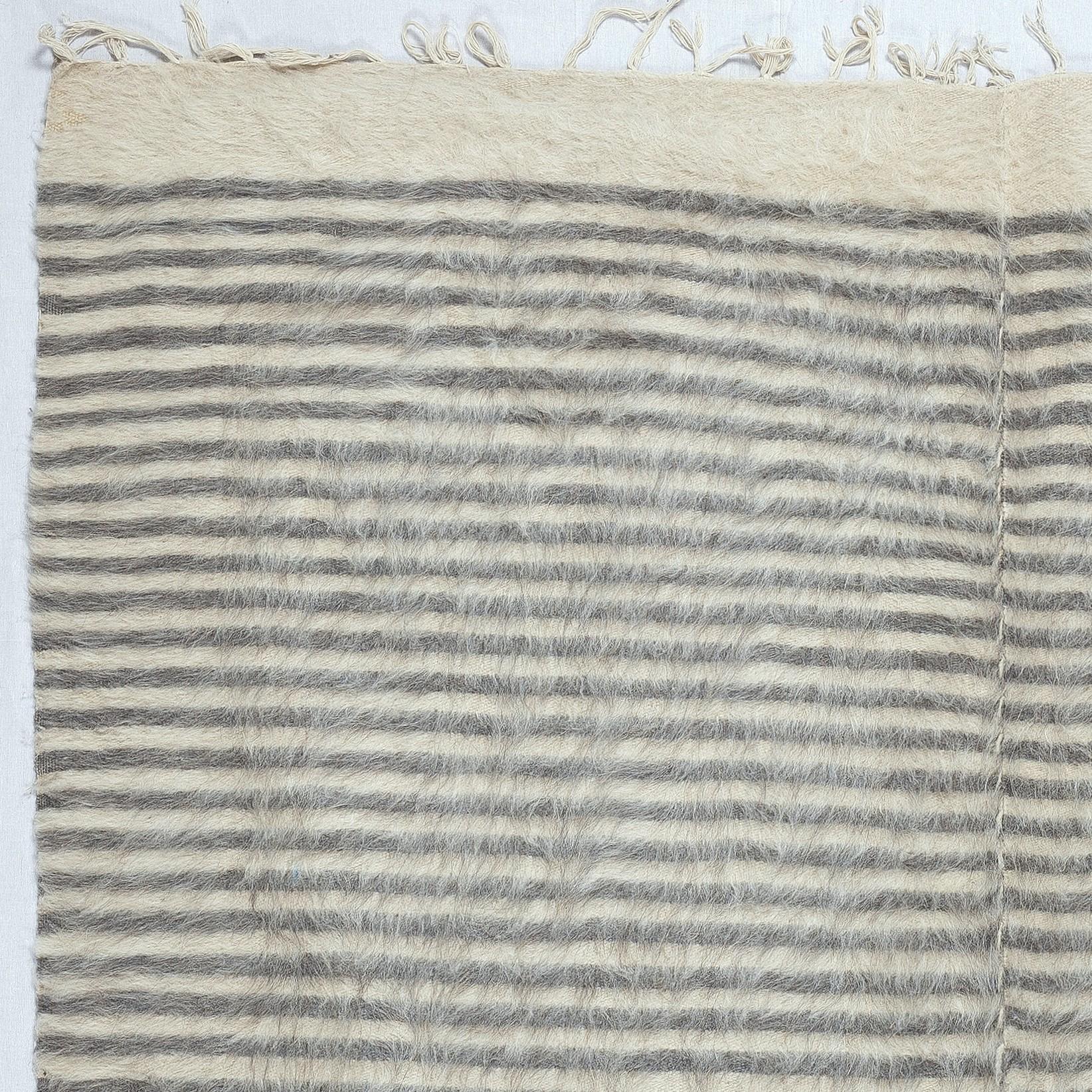 Tissé à la main 5x6.8 Ft Flat-Weave Kilim Rug. Plaidoirie décorative pour canapé. Couvre-lit rayé, couverture en vente