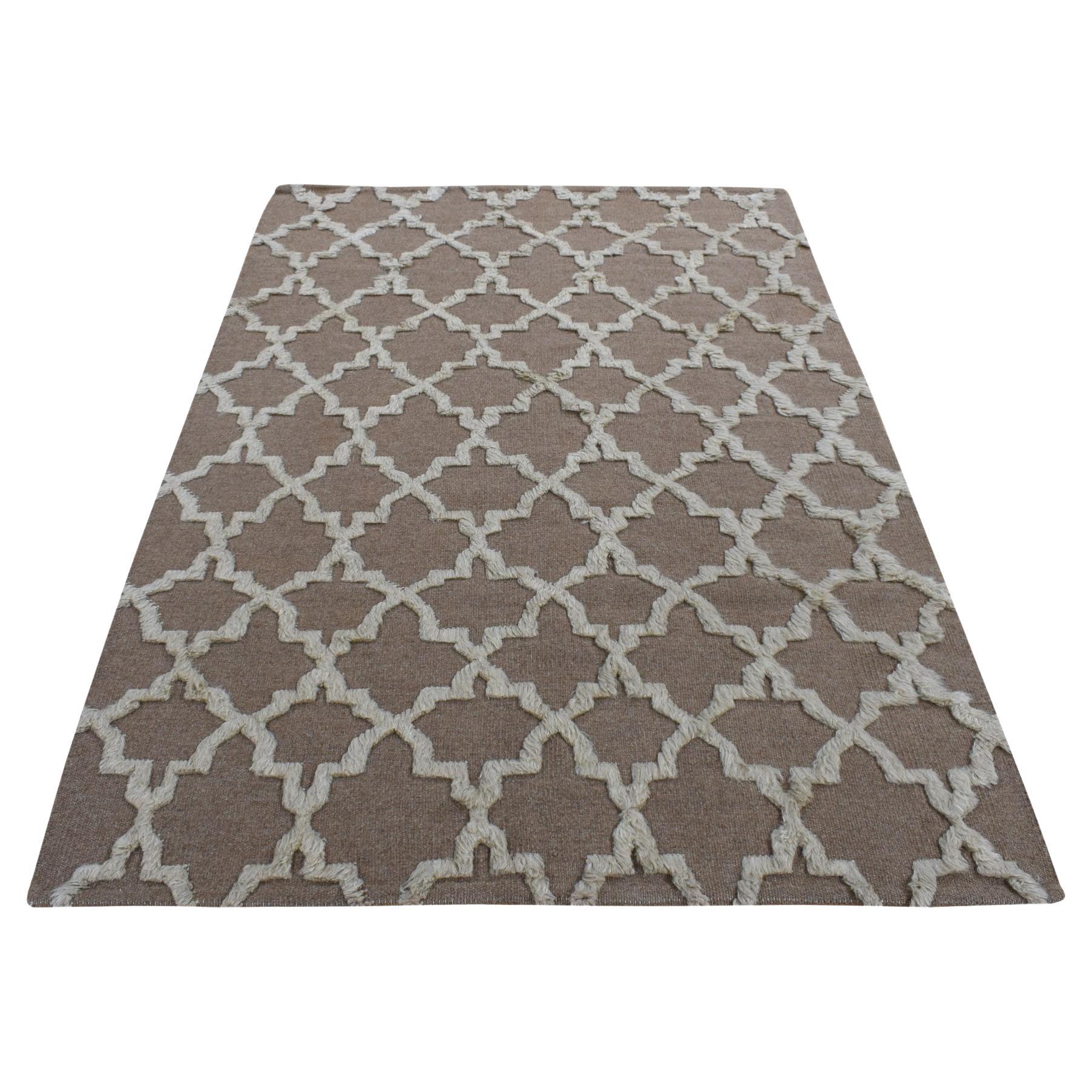 5
x7
 Beaver Brown, Pure Wool Hand Knotsted Mixed Kilim and Piled Design Rug en vente