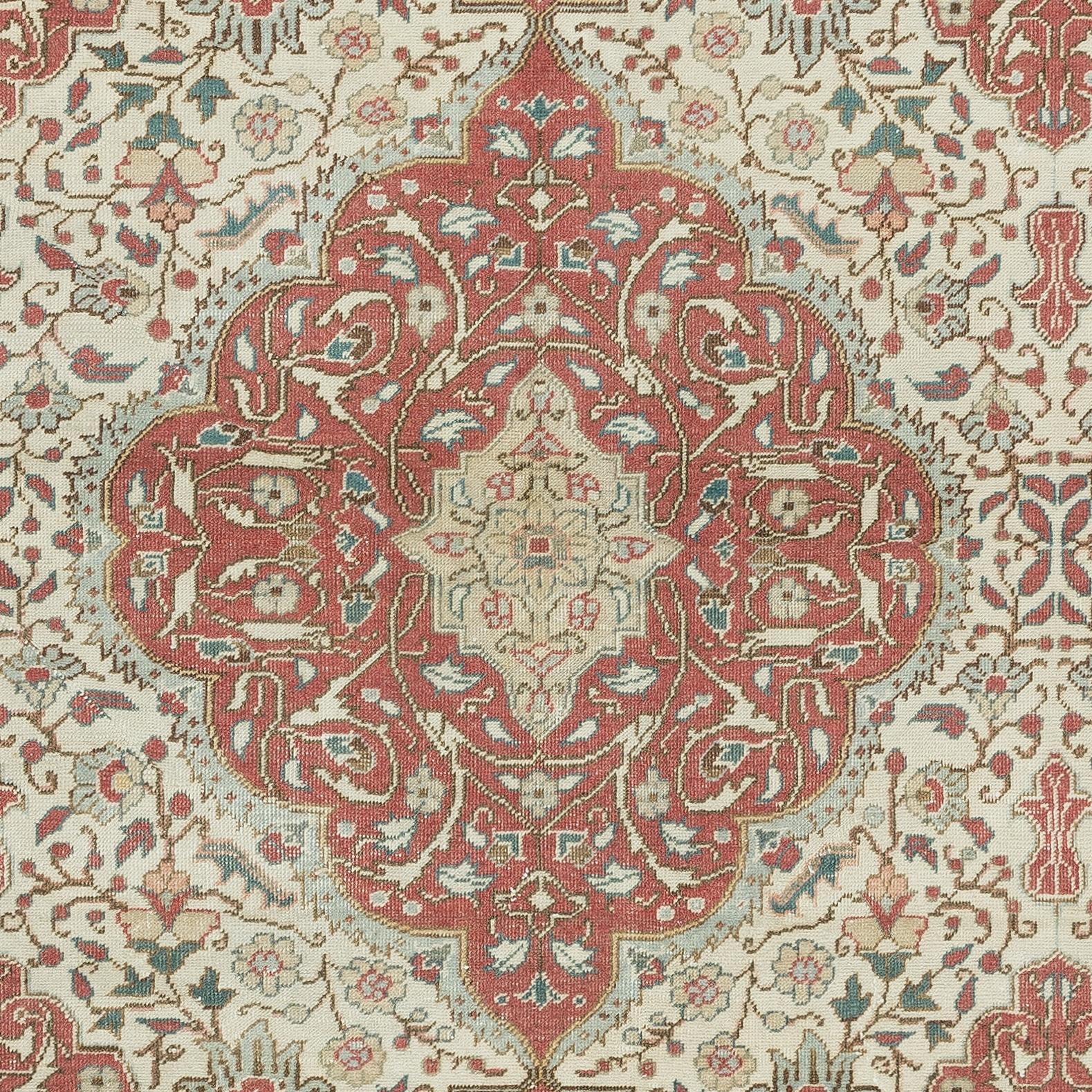 5x7 Fuß Feiner türkischer Kysari-Vintage-Teppich aus Kayseri mit Medaillon-Design, alle Wolle (Handgewebt) im Angebot