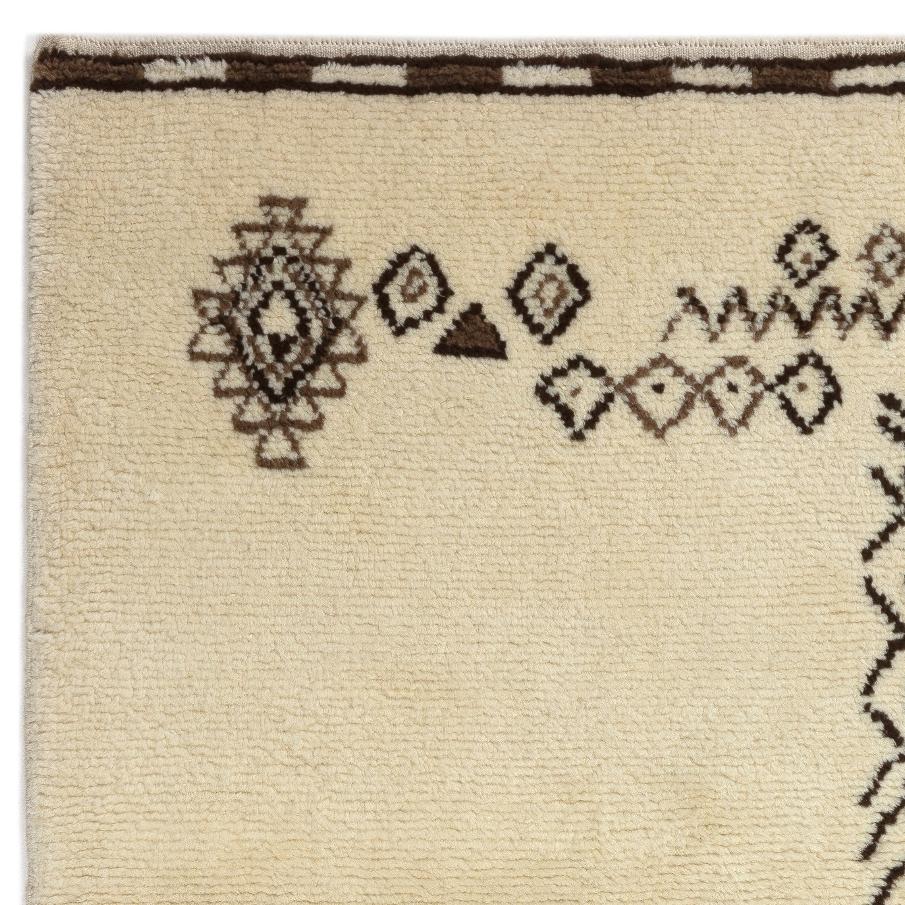 5x7 ft Handgefertigter Beni Ourain Marokkanischer Tulu Teppich aus elfenbeinfarbener, brauner und schwarzer Wolle (Skandinavische Moderne) im Angebot