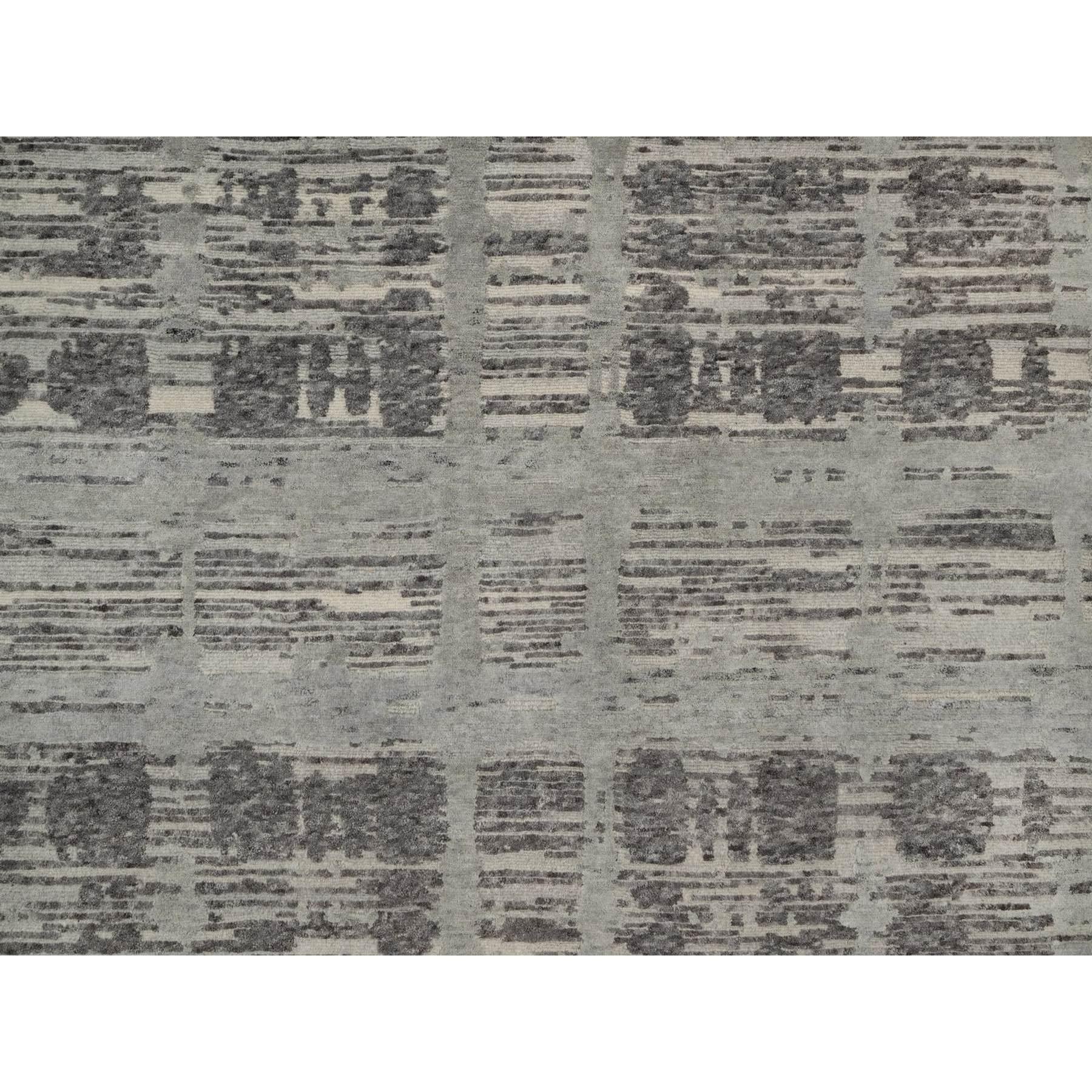 5'x7' Grau Modern Criss Cross Erased Design Handgeknüpft Natürliche Wolle Teppich im Zustand „Neu“ im Angebot in Carlstadt, NJ