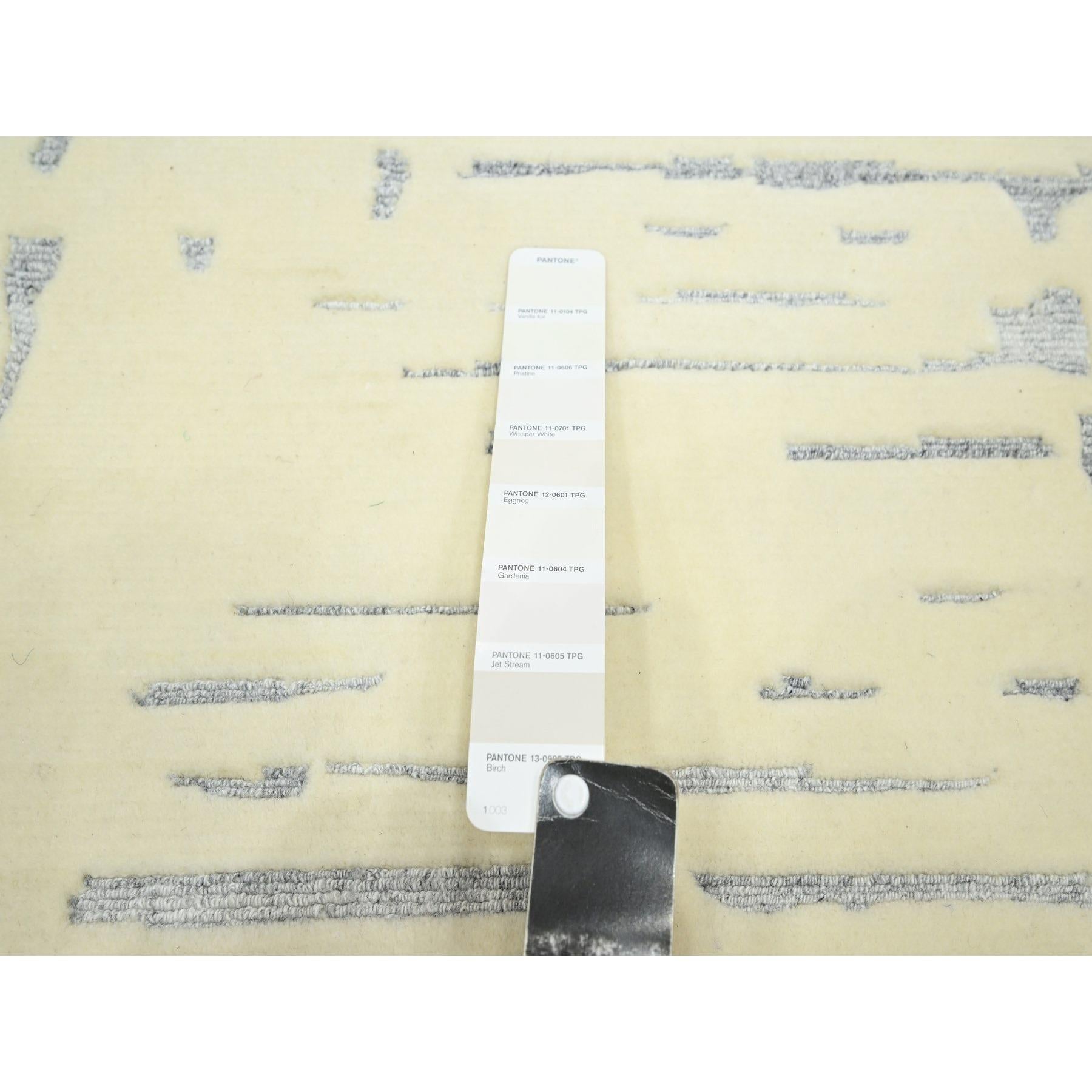 5'x7' Elfenbein Modernes Design Texturierte Webart Handgeknüpft Wolle & Seide Teppich im Zustand „Neu“ im Angebot in Carlstadt, NJ