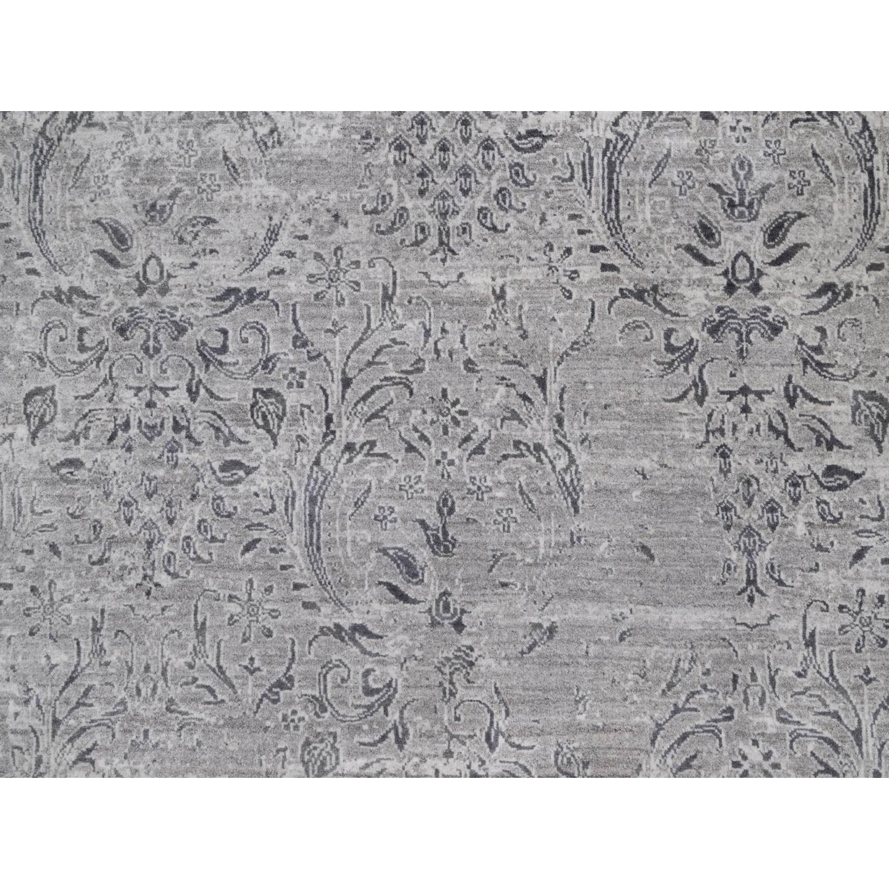 5'x7' Mittelgrau Ton in Ton Damast Design Hand geknüpft Wolle und Seide Teppich (Handgeknüpft) im Angebot