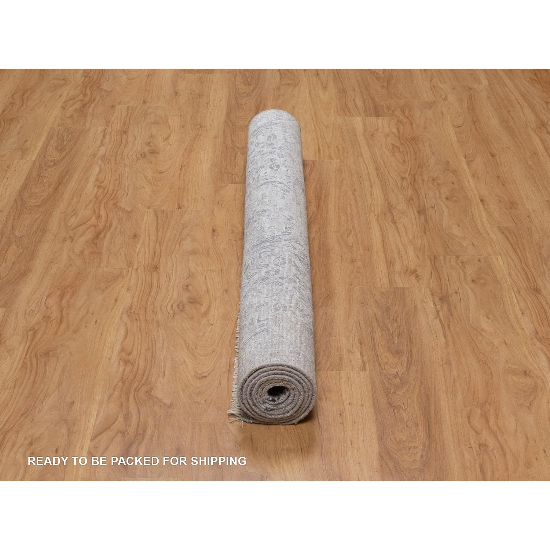 5'x7' Mittelgrau Ton in Ton Damast Design Hand geknüpft Wolle und Seide Teppich im Zustand „Neu“ im Angebot in Carlstadt, NJ