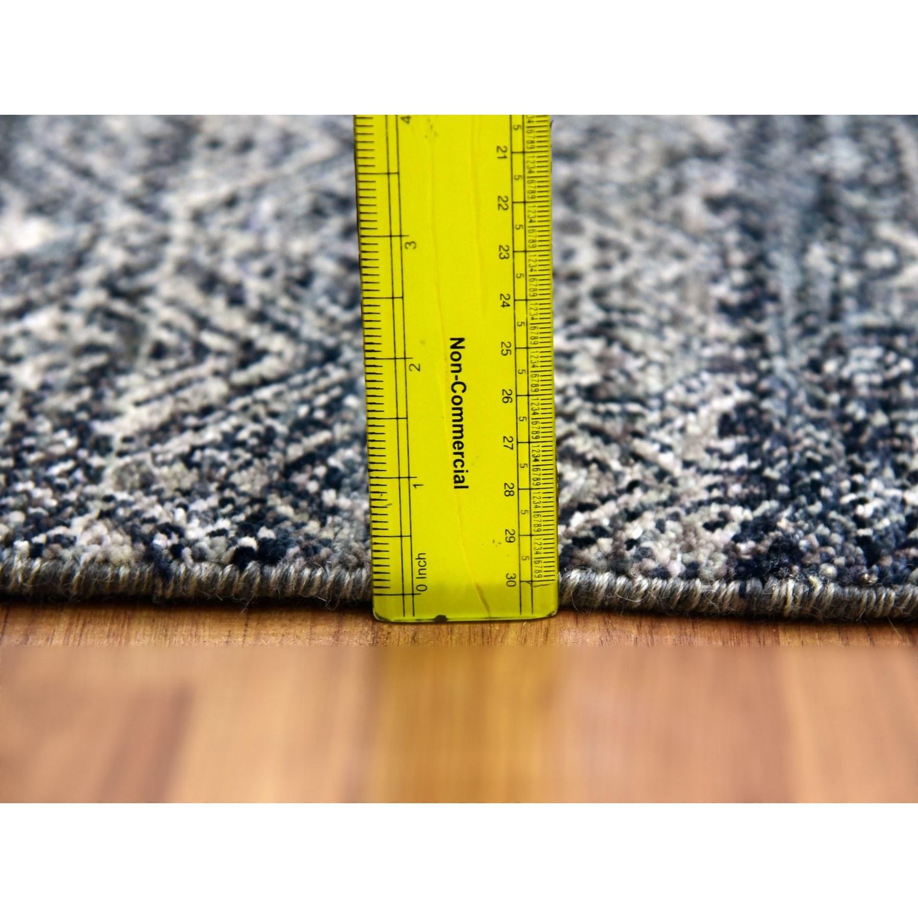 Alfombra Oriental de Lana Gris Anudada a Mano con Forma de Diamante y Diseño Repetitivo 5'x7'1 en Nuevo estado para la venta en Carlstadt, NJ