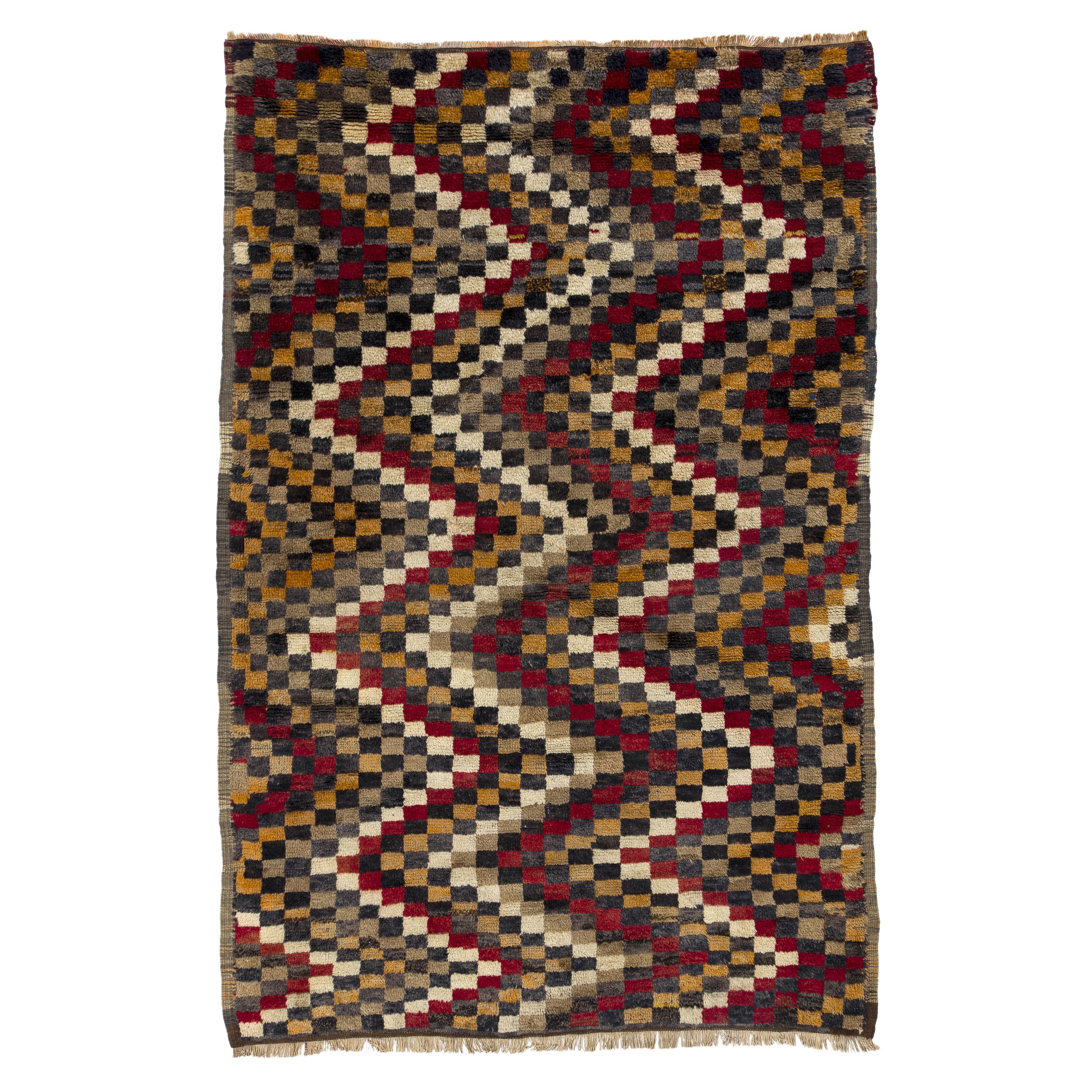 5x7.3 Ft Hand-Knotted Mid Century "Tulu" Rug with Checkered Zig Zag Design For Sale
