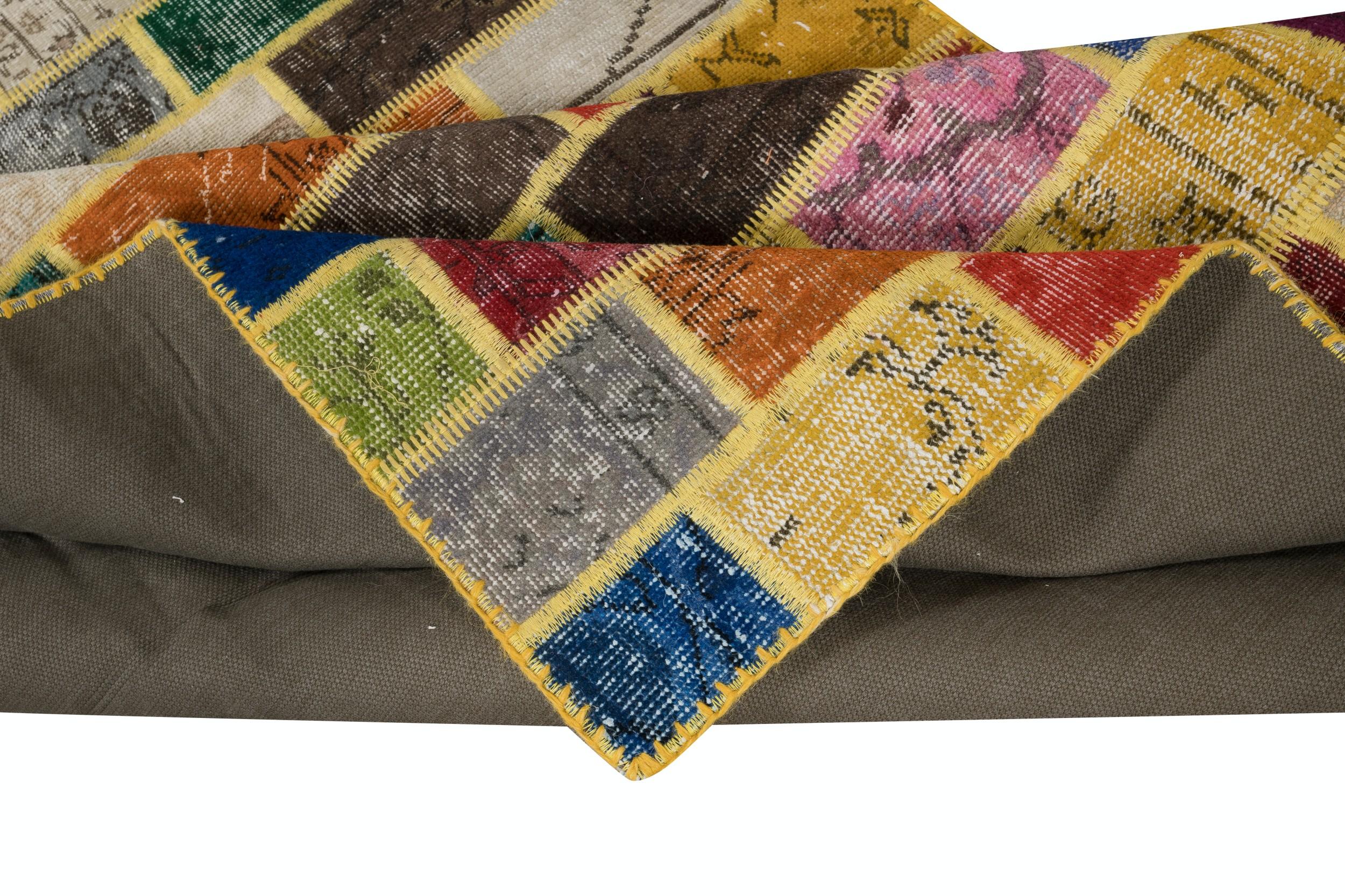 Alfombra de Patchwork Bohemia Moderna 5x7,4 Pies. Hecho a mano con alfombras antiguas teñidas Moderno en venta
