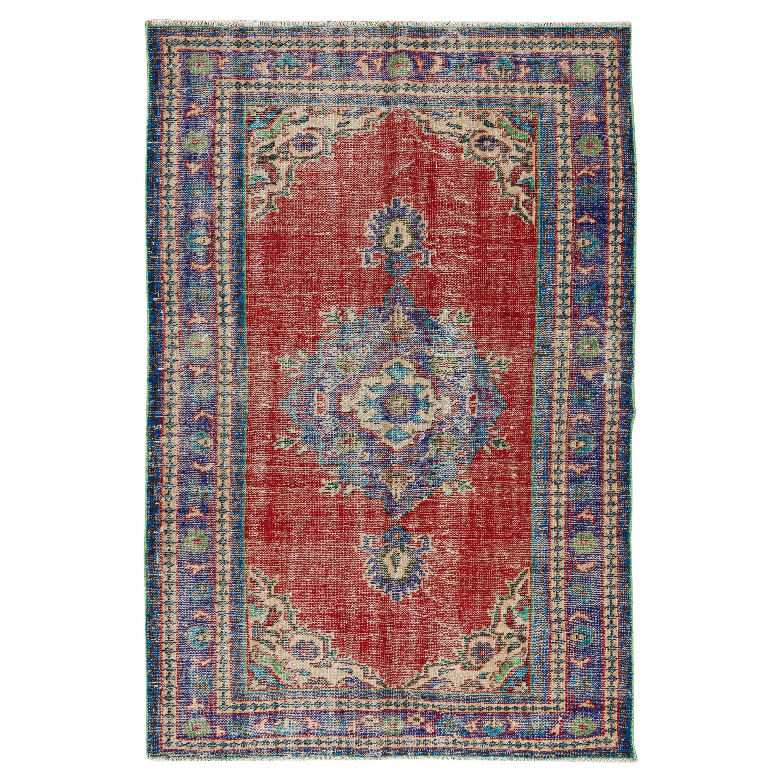 5x7.6 Ft Traditional Vintage Hand Knotted Turkish Area Rug with Medallion Design For Sale