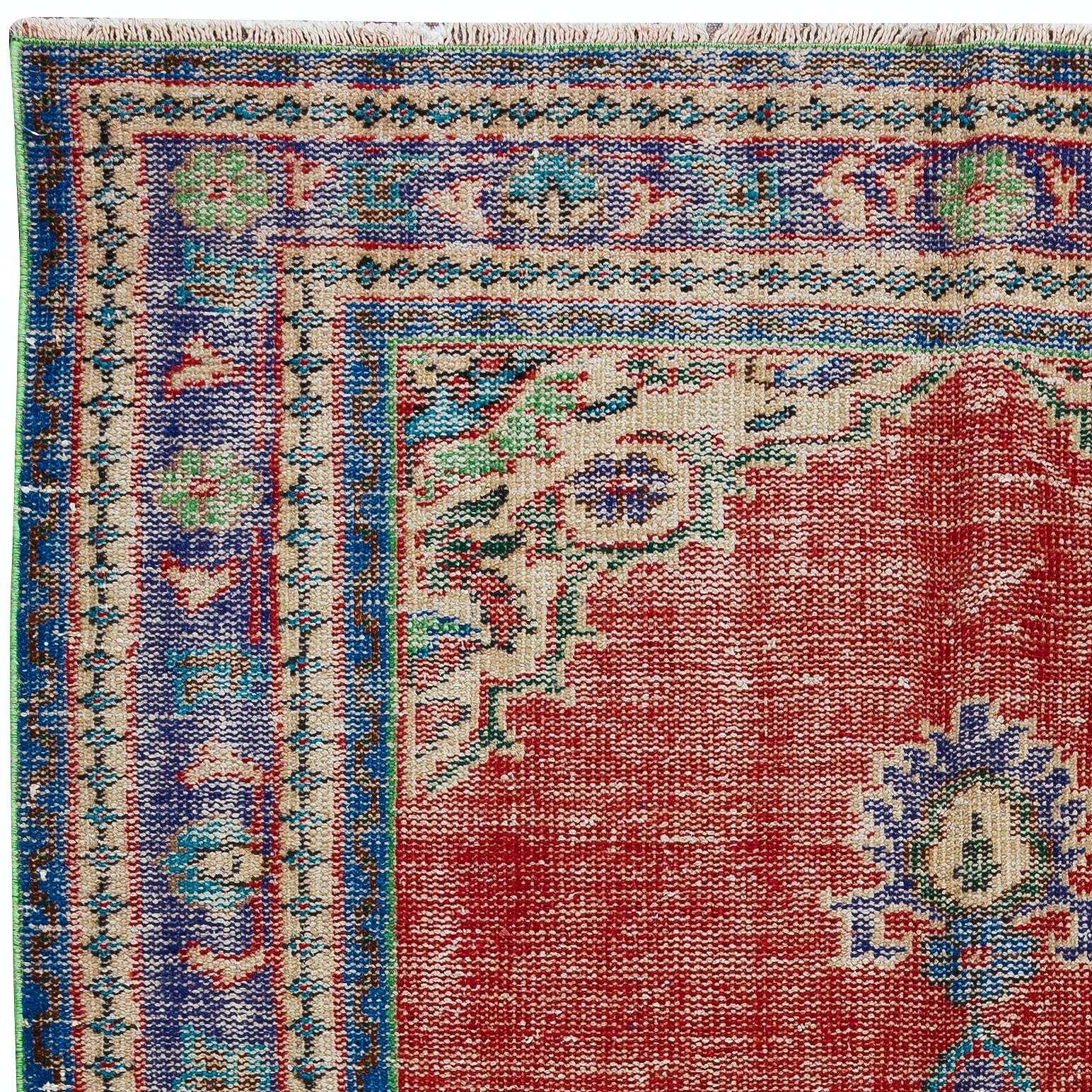 Hand-Woven 5x7.6 Ft Traditional Vintage Handmade Turkish Area Rug with Medallion Design For Sale