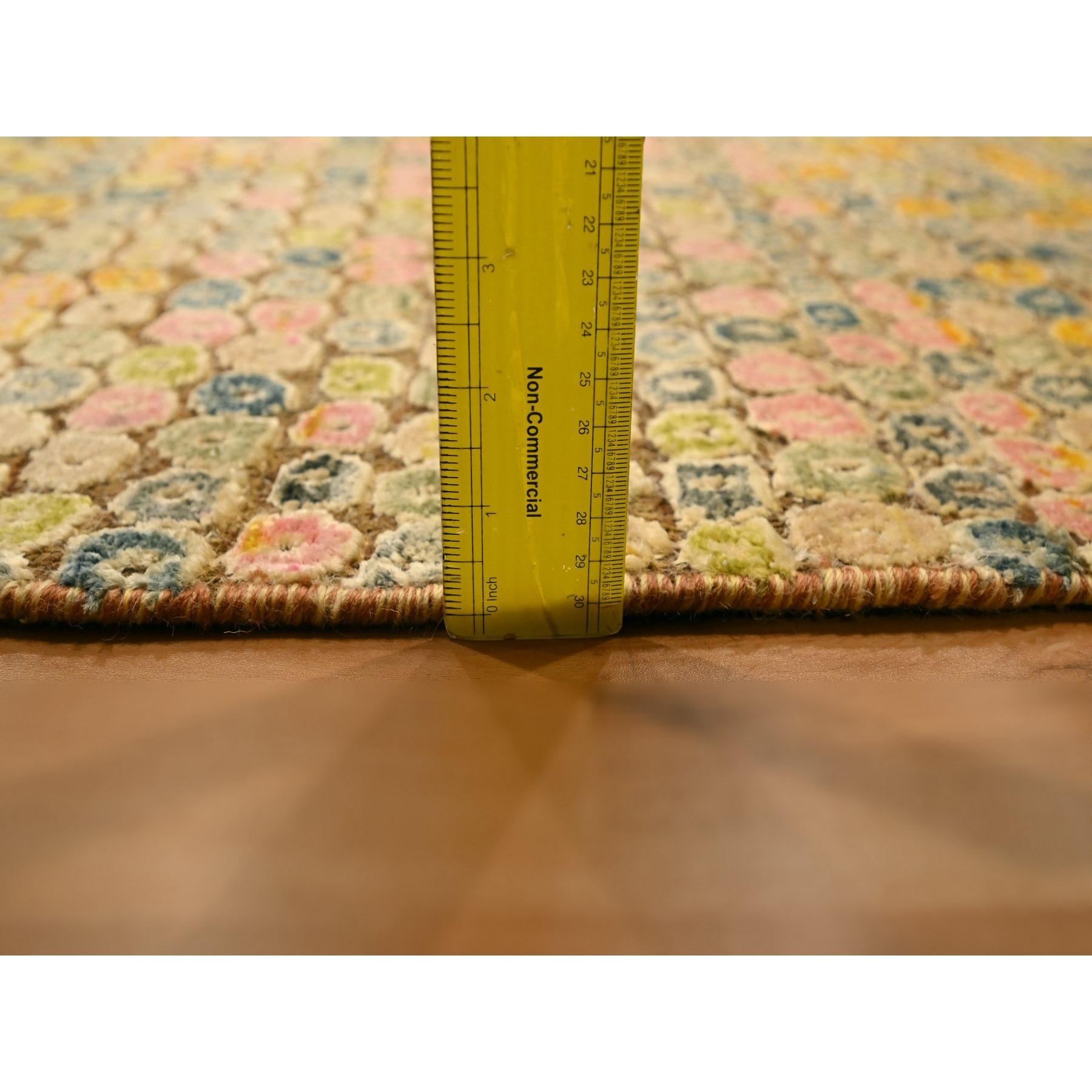 Alfombra Oriental Anudada a Mano de Lana y Seda Amarillo Dorado THE BUTTONS 5'x7'7 Siglo XXI y contemporáneo en venta