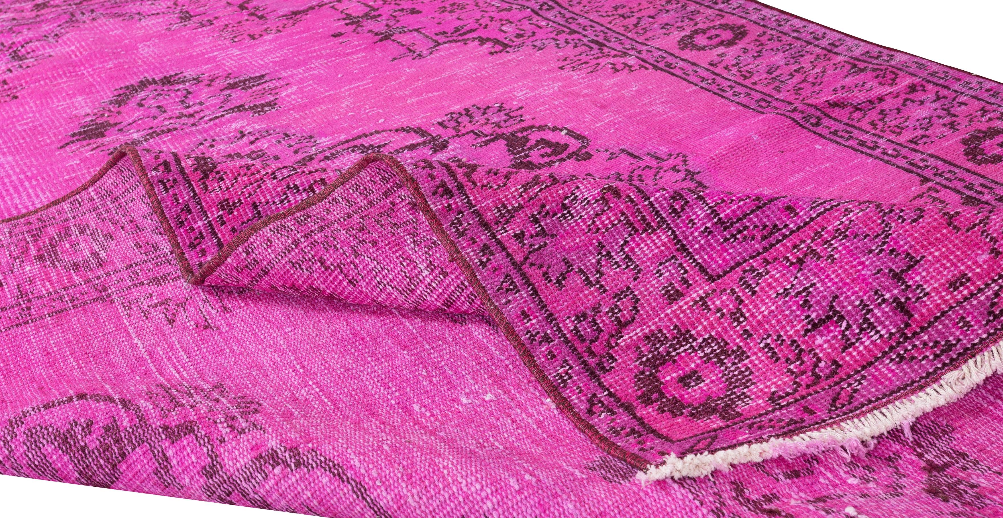 Handgefertigter türkischer Teppich, 5x7,8 Ft, Fuchsiarosa Teppich, Teppich mit Bodenbezug aus Wolle (Moderne) im Angebot