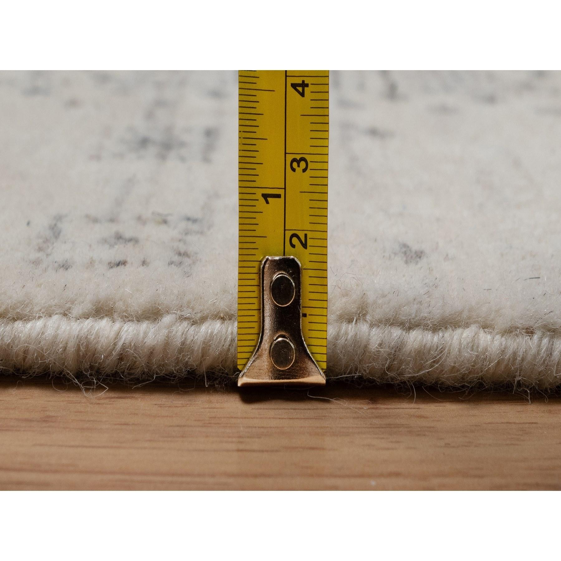 Alfombra de lana anudada a mano Lori Buft Gabbeh, diseño moderno, blanco, gasa 5'x8 Siglo XXI y contemporáneo en venta