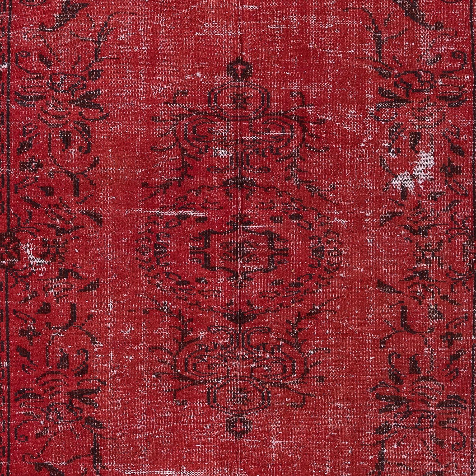 5x8 Ft Contemporary Wool Area Rug in Burgundy Red, Hand-Knotted in Turkey In Good Condition For Sale In Philadelphia, PA