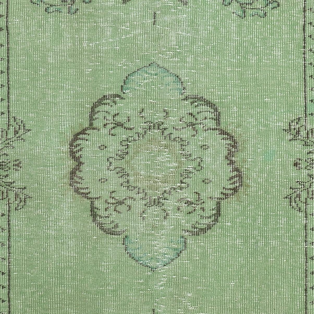 5x8 Ft Grüner Wollteppich für moderne Inneneinrichtung, handgefertigt in der Türkei (Handgeknüpft) im Angebot