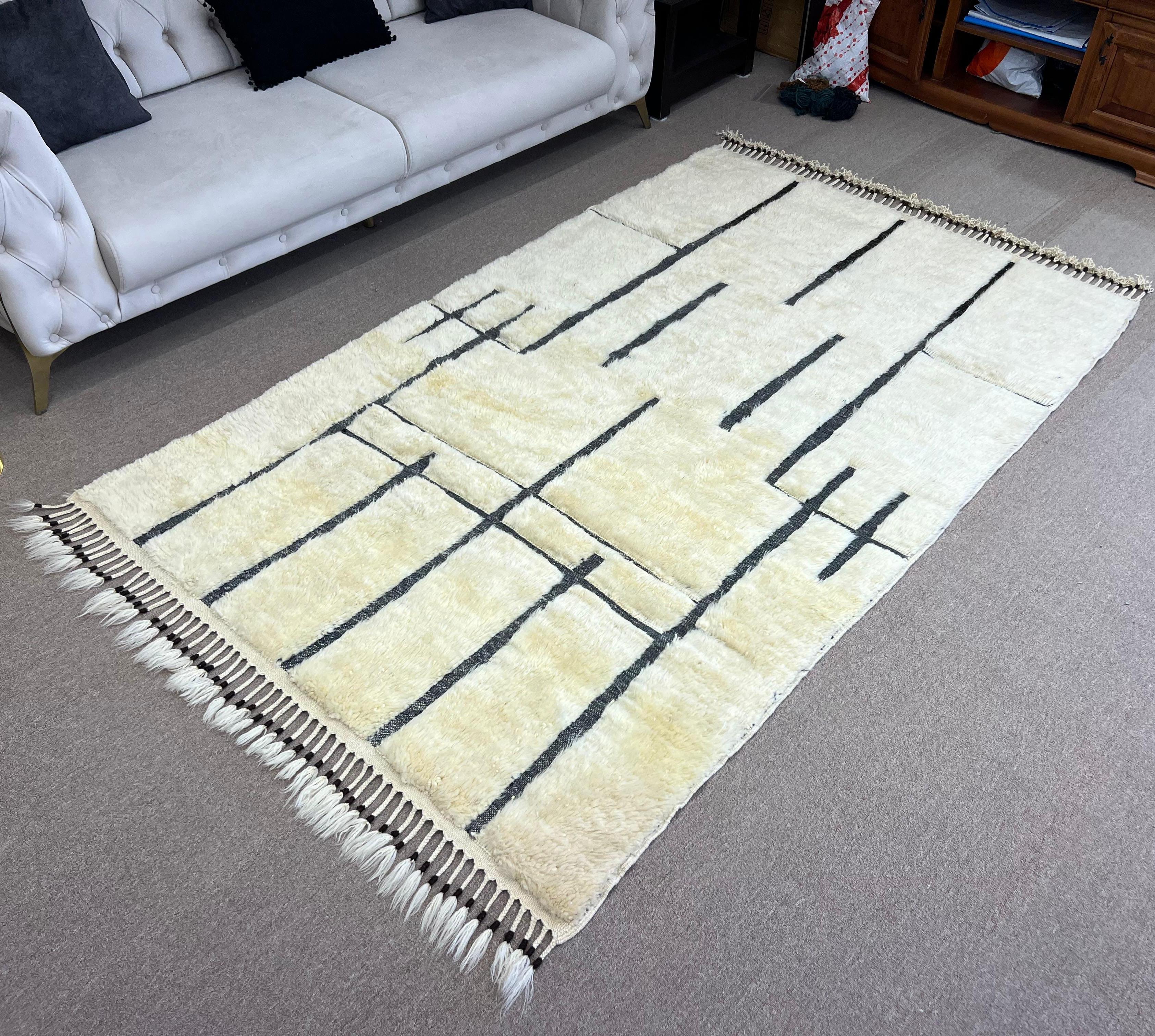Turkish 5x8 Ft Handmade Moroccan Style Tulu Rug. 100% Wool. Custom Options Available For Sale