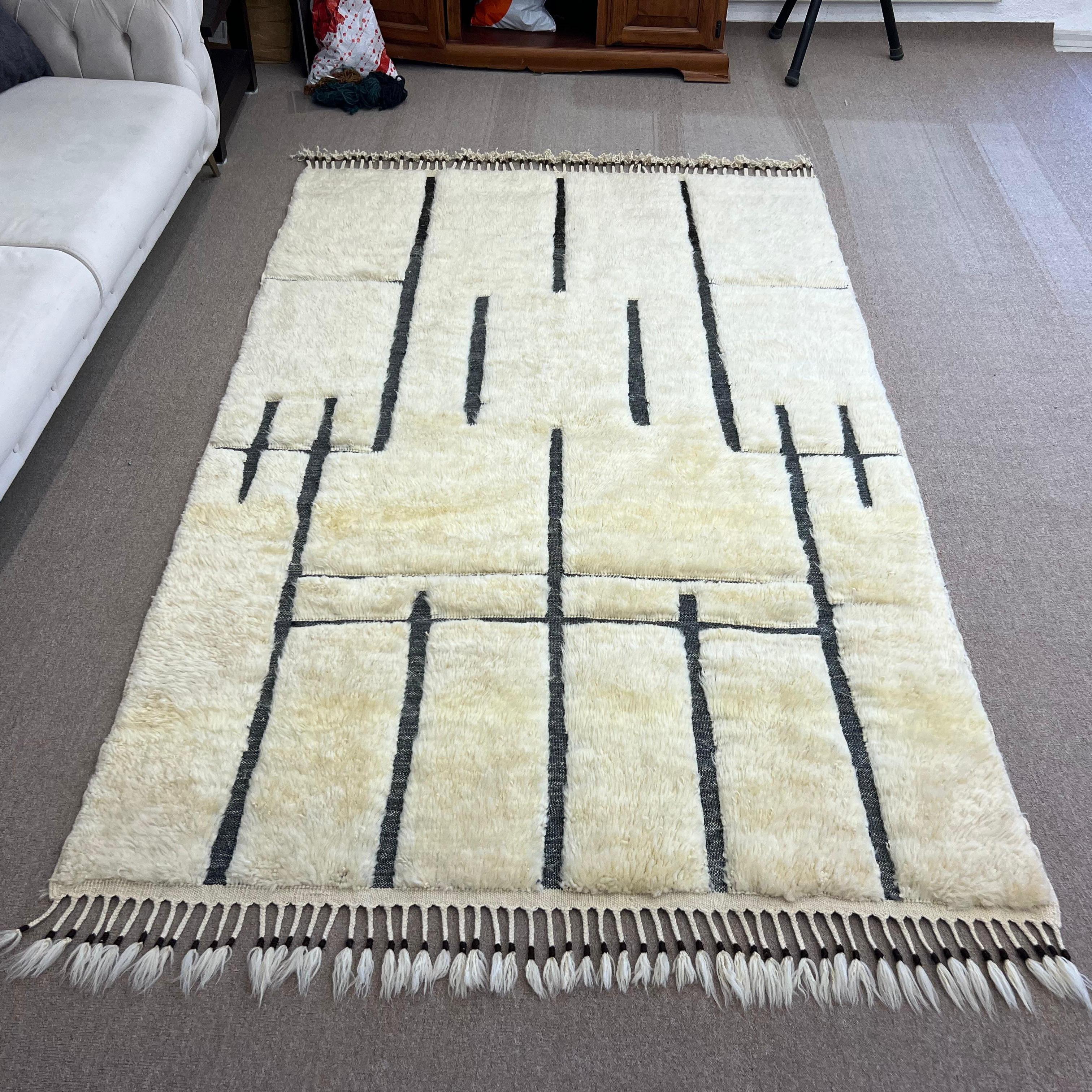 Hand-Knotted 5x8 Ft Handmade Moroccan Style Tulu Rug. 100% Wool. Custom Options Available For Sale