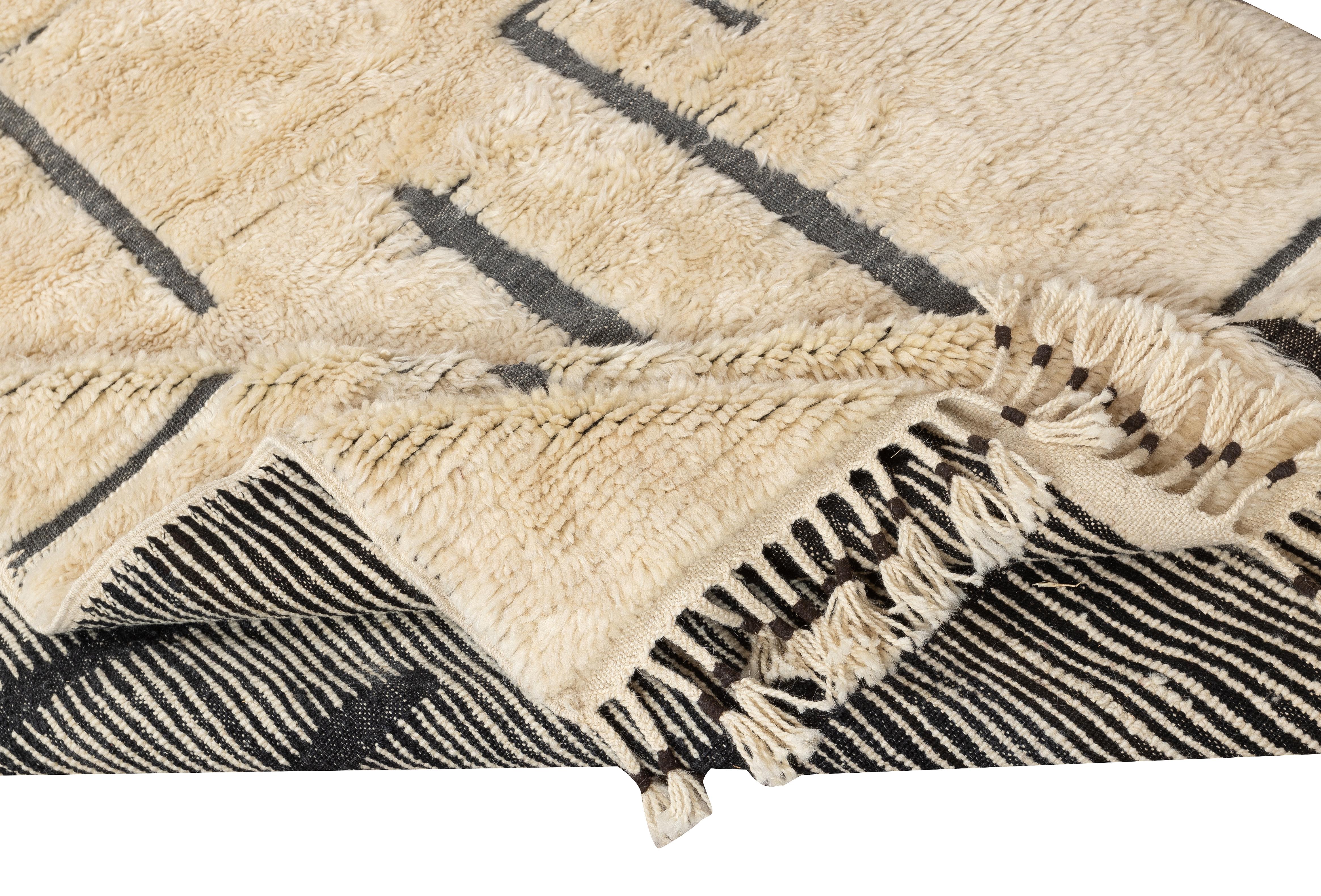 5x8 Ft Hand-knotted Moroccan Style Tulu Rug with Fringe. All Wool. Modern Carpet (Türkisch) im Angebot