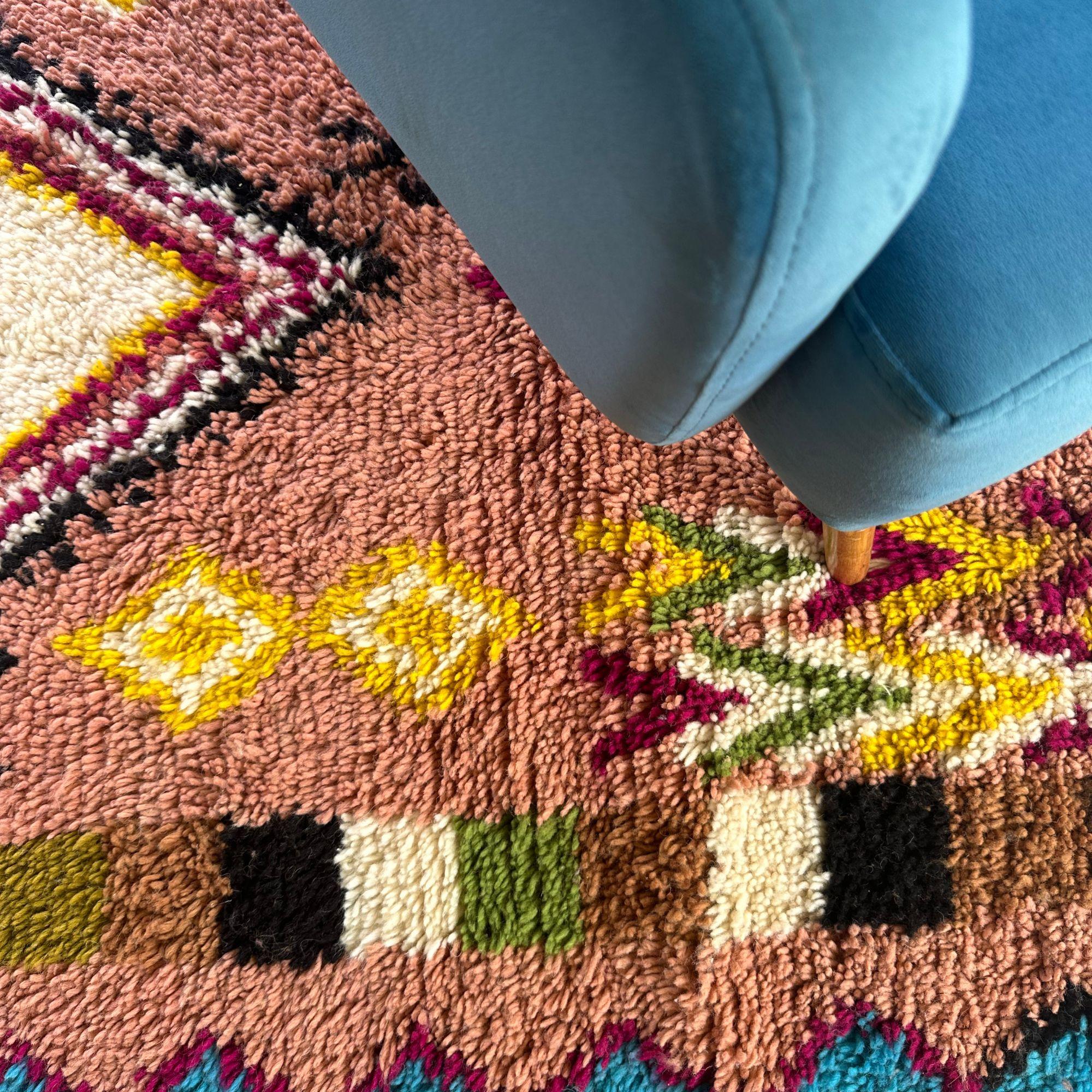5x8 Moroccan Rug - Artisan Treasures Pink Moroccan Rug  Handwoven Tribal Design In New Condition For Sale In Publishing City, SH