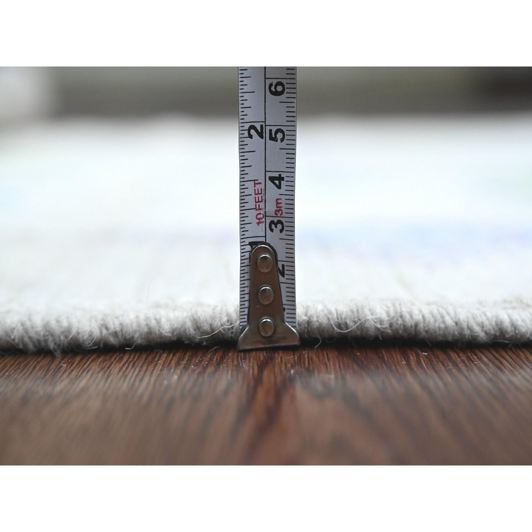 5'x8' Perlweißer handgeknüpfter marokkanischer Webteppich mit geometrischem Muster aus reiner Wolle (Handgeknüpft) im Angebot