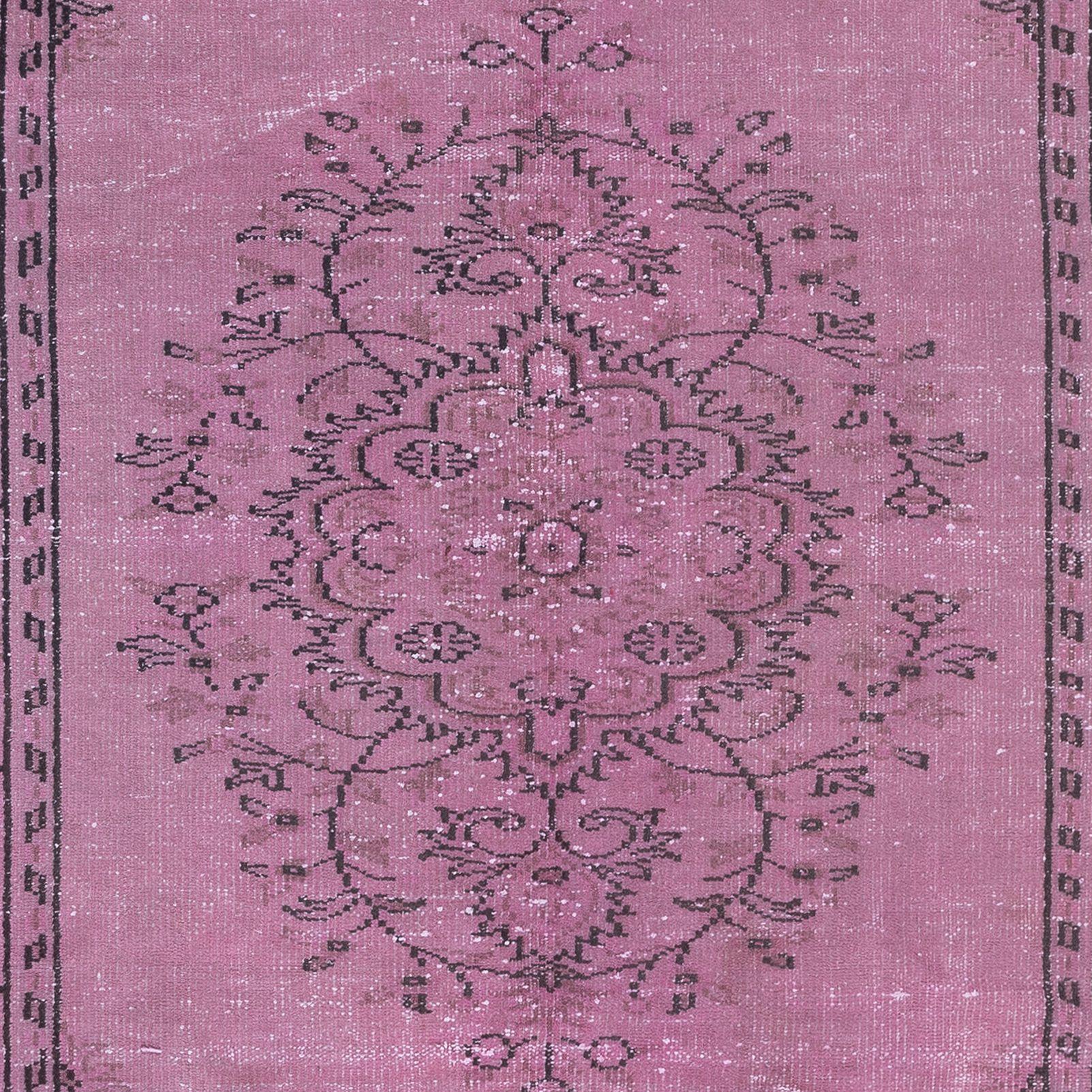 Turkish 5x8.2 Ft Pink Rug for Modern Interiors, Handwoven and Handknotted in Turkey For Sale