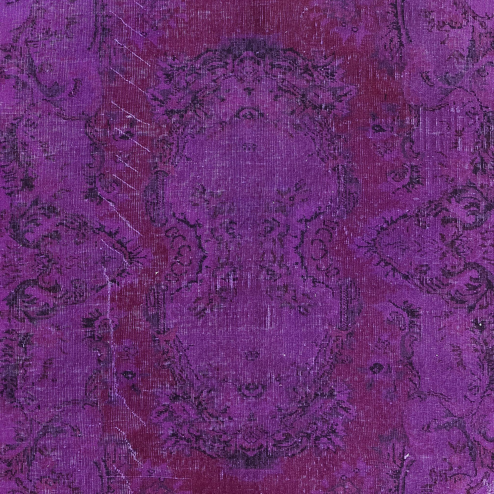 Modern 5x8.3 Ft Contemporary Wool Area Rug in Purple, Hand-Knotted in Turkey For Sale