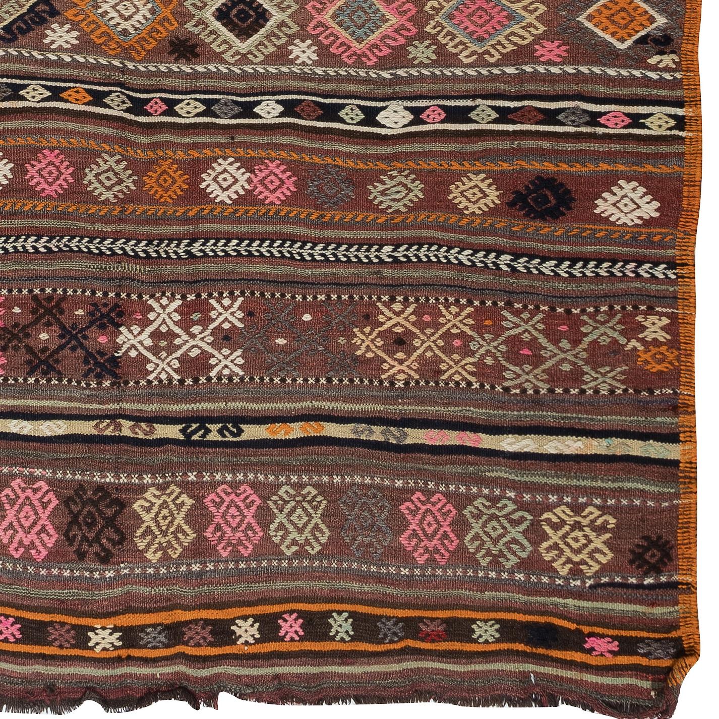 XX secolo 5x8.3 Ft Tappeto Kilim Vintage tessuto a mano, tappeto a trama piatta, 100% lana in vendita