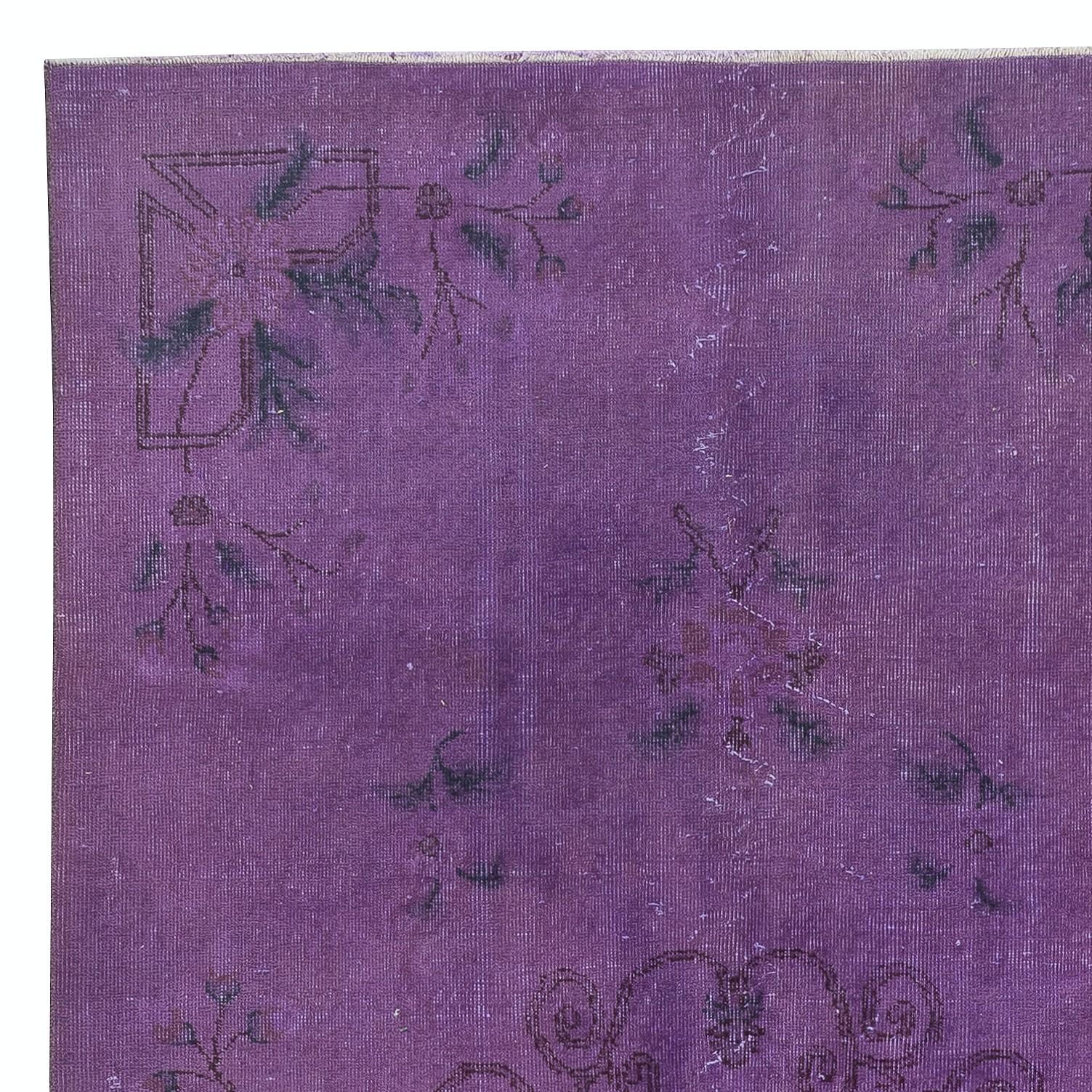 Turkish 5x8.4 Ft Art Deco Design Wool Area Rug for Living Room. Handmade in Turkey For Sale