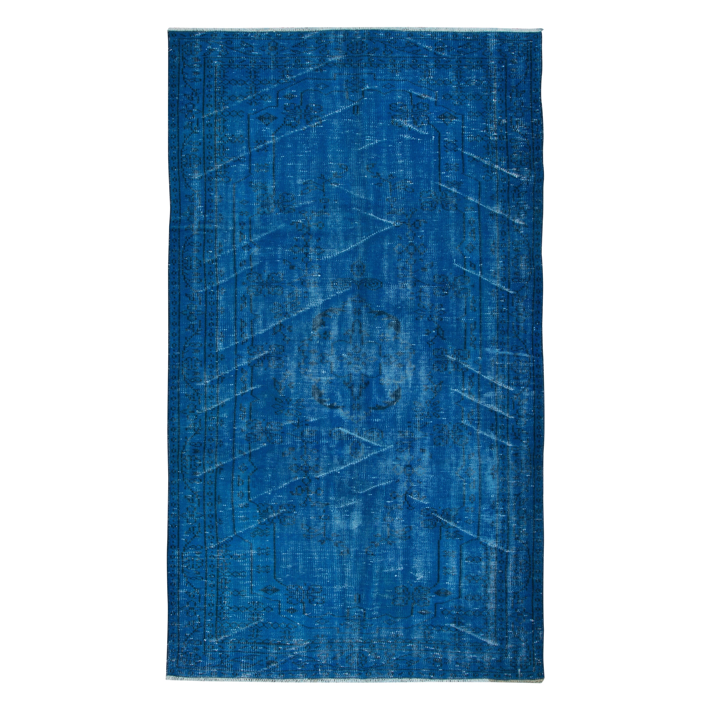 Tappeto per l'area contemporanea 5x8.4 Ft in blu per il soggiorno, annodato a mano in Turchia in vendita