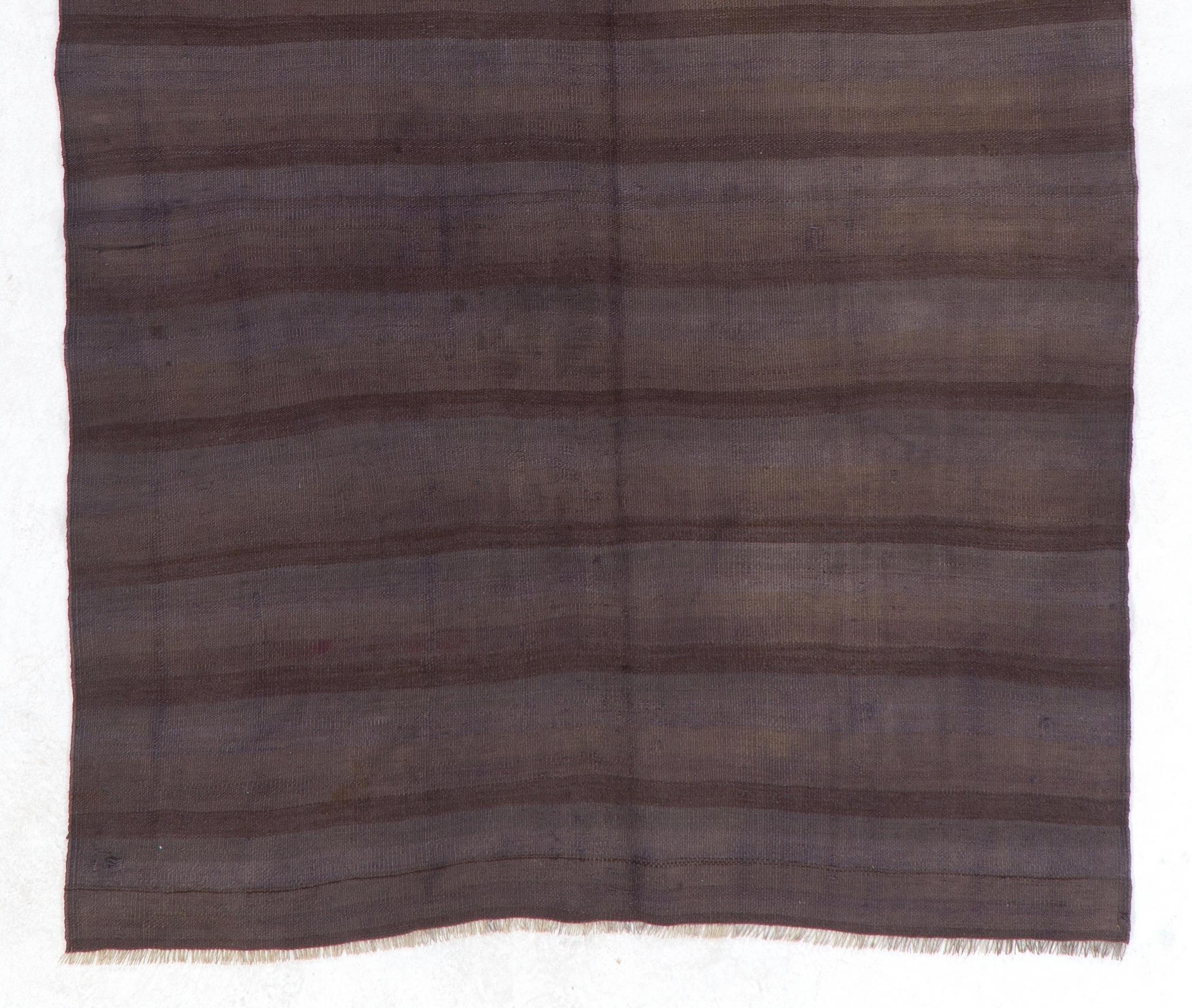 Handgewebter türkischer Woll-Kelim 'Flat-weave' aus Handgewebe mit gestreiftem Design (Türkisch) im Angebot