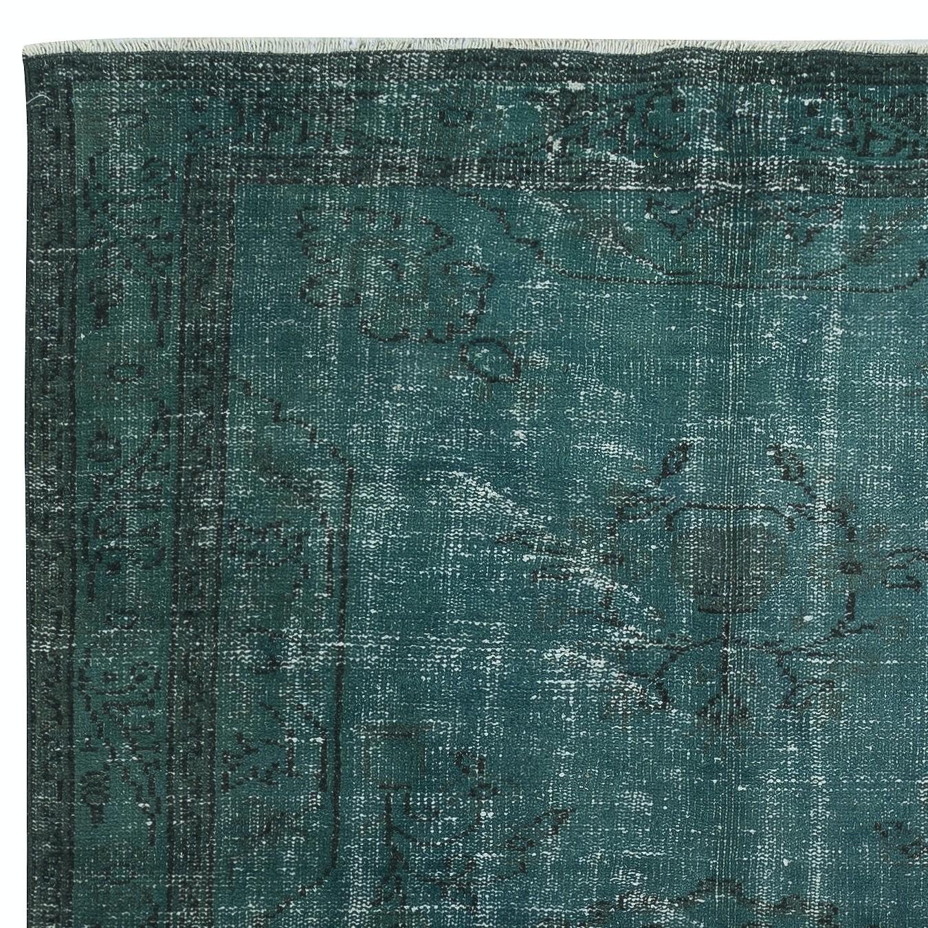 Turco Tappeto da pavimento moderno in lana turca annodata a mano 5x8.4 Ft in colore verde scuro in vendita