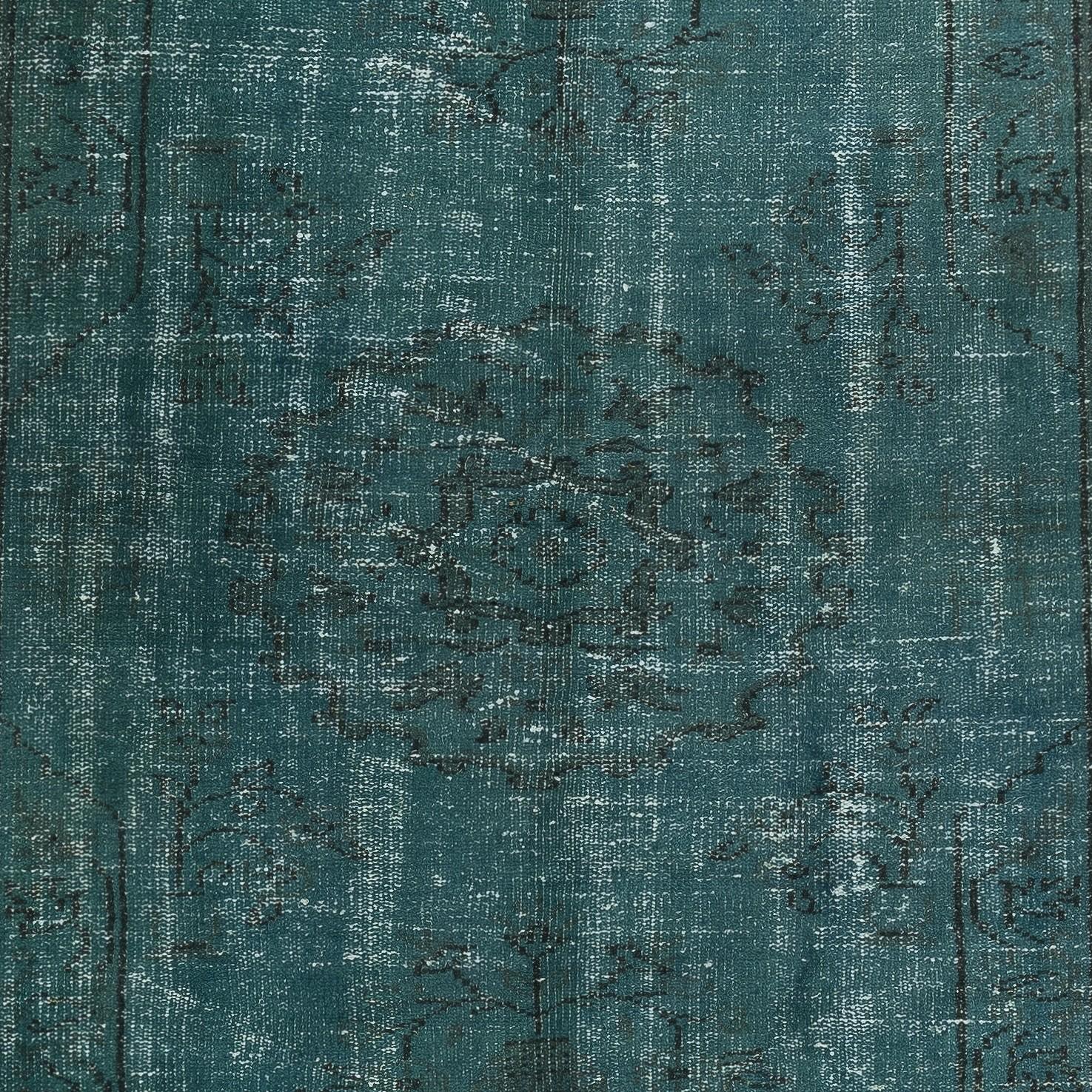 Annodato a mano Tappeto da pavimento moderno in lana turca annodata a mano 5x8.4 Ft in colore verde scuro in vendita