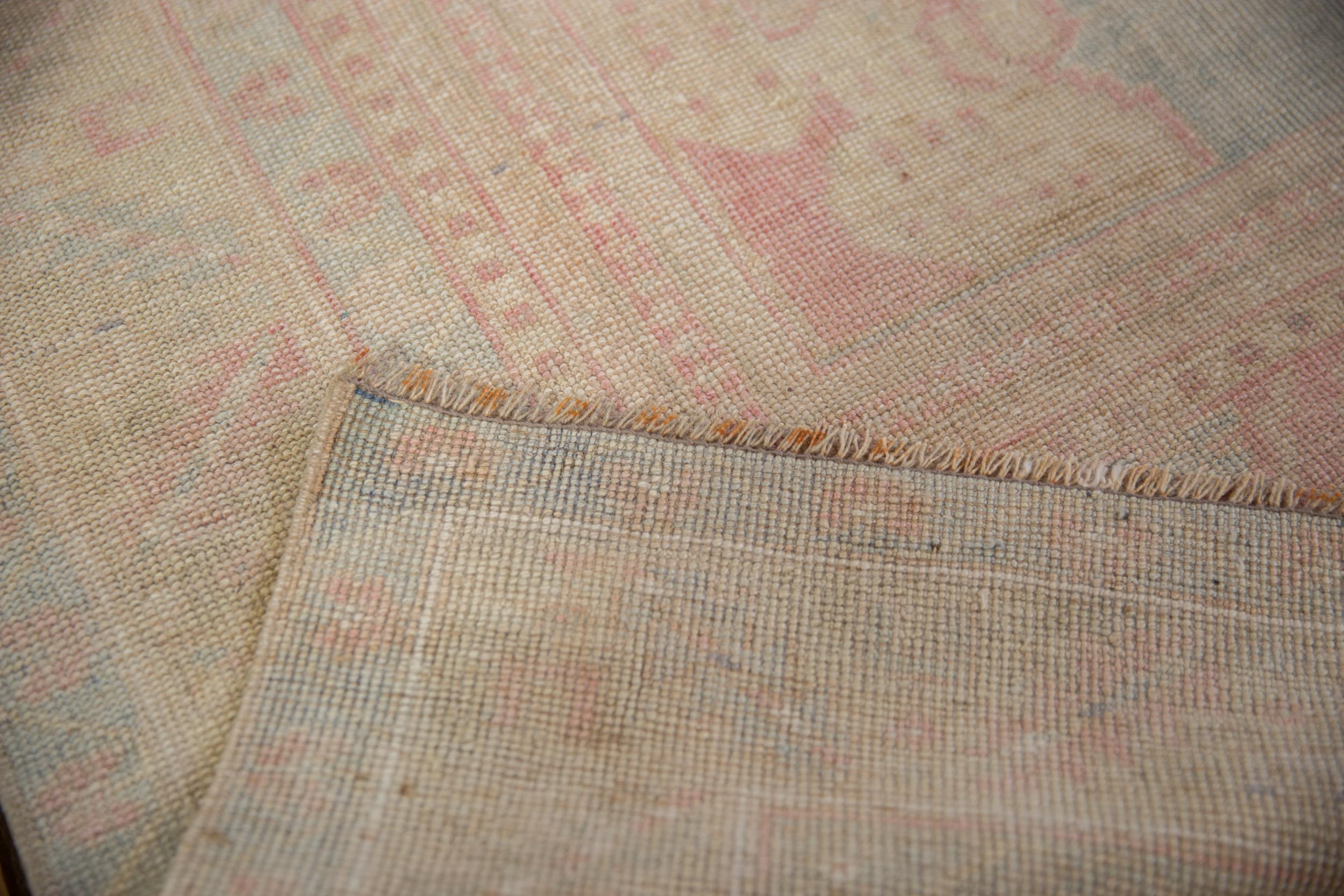 Tappeto Oushak vintage invecchiato in vendita 4