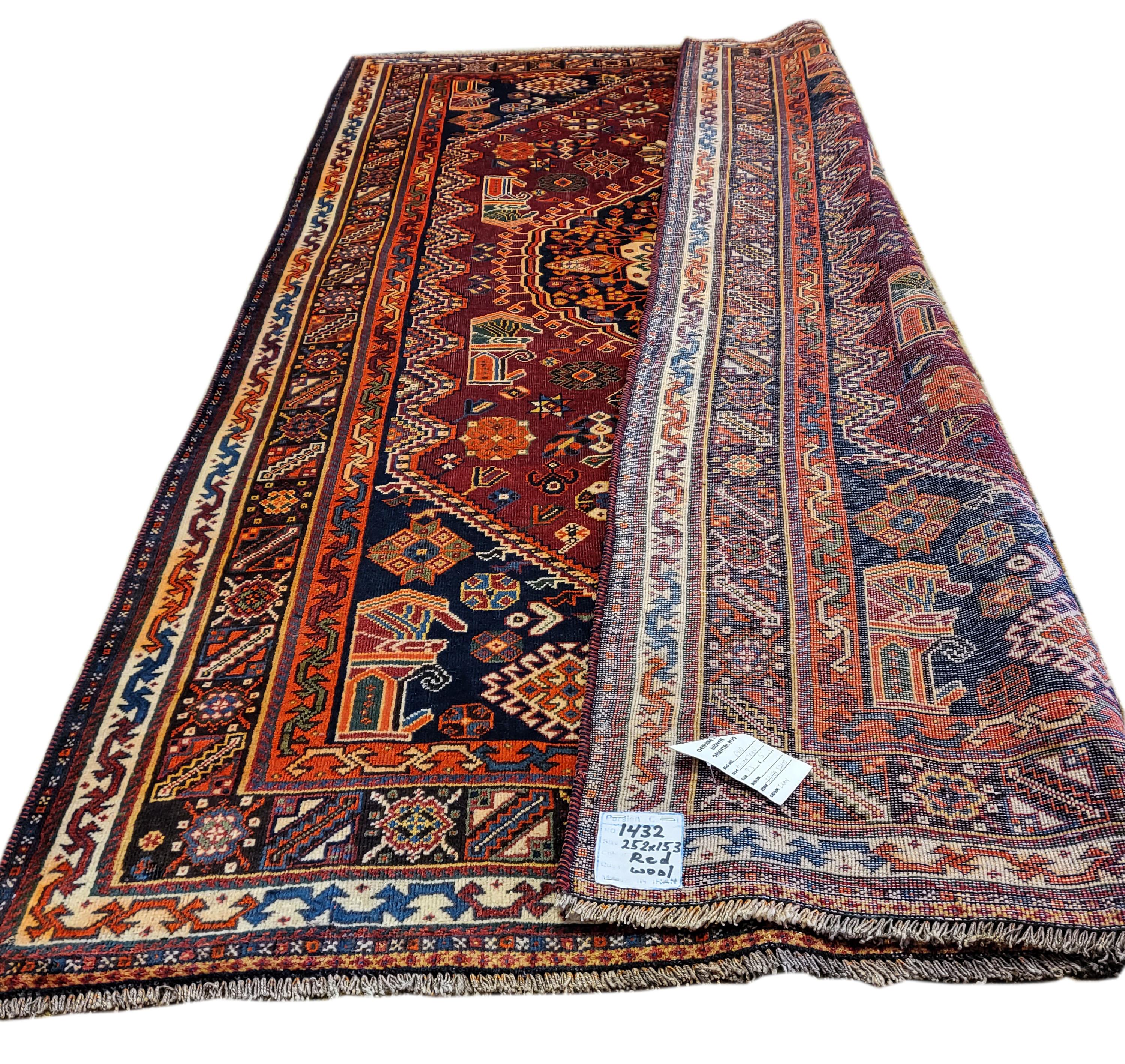 Hand-Knotted 5'x8.5' Antique Qashqai - Nomadic / Tribal Persian Rug  For Sale