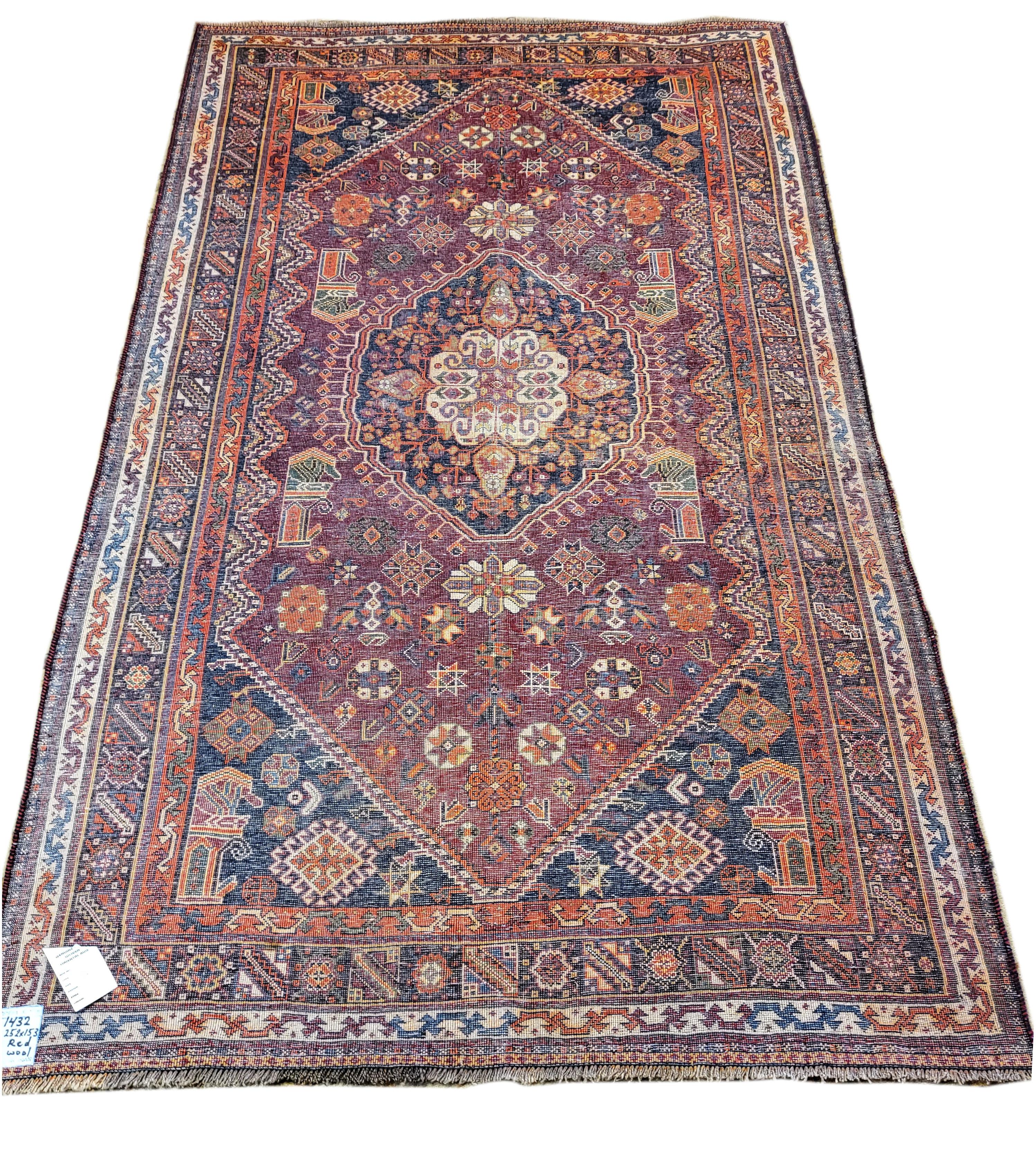 5'x8.5' Antique Qashqai - Nomadic / Tribal Persian Rug  In Excellent Condition For Sale In Blacksburg, VA