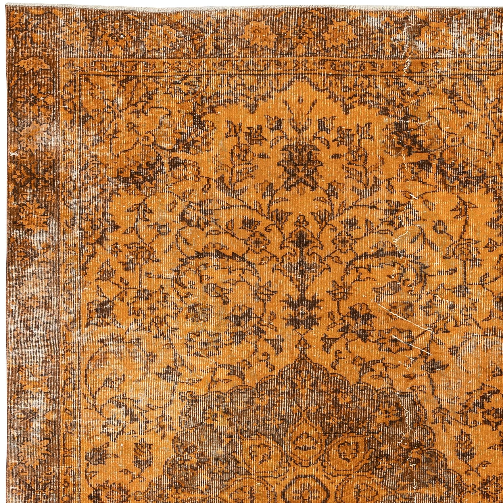 Annodato a mano Tappeto Vintage 5x8.6 Ft con tintura arancione. Tappeto annodato a mano per interni moderni in vendita