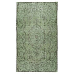 Tappeto vintage turco 5x8.6 Ft tinto in verde per interni moderni