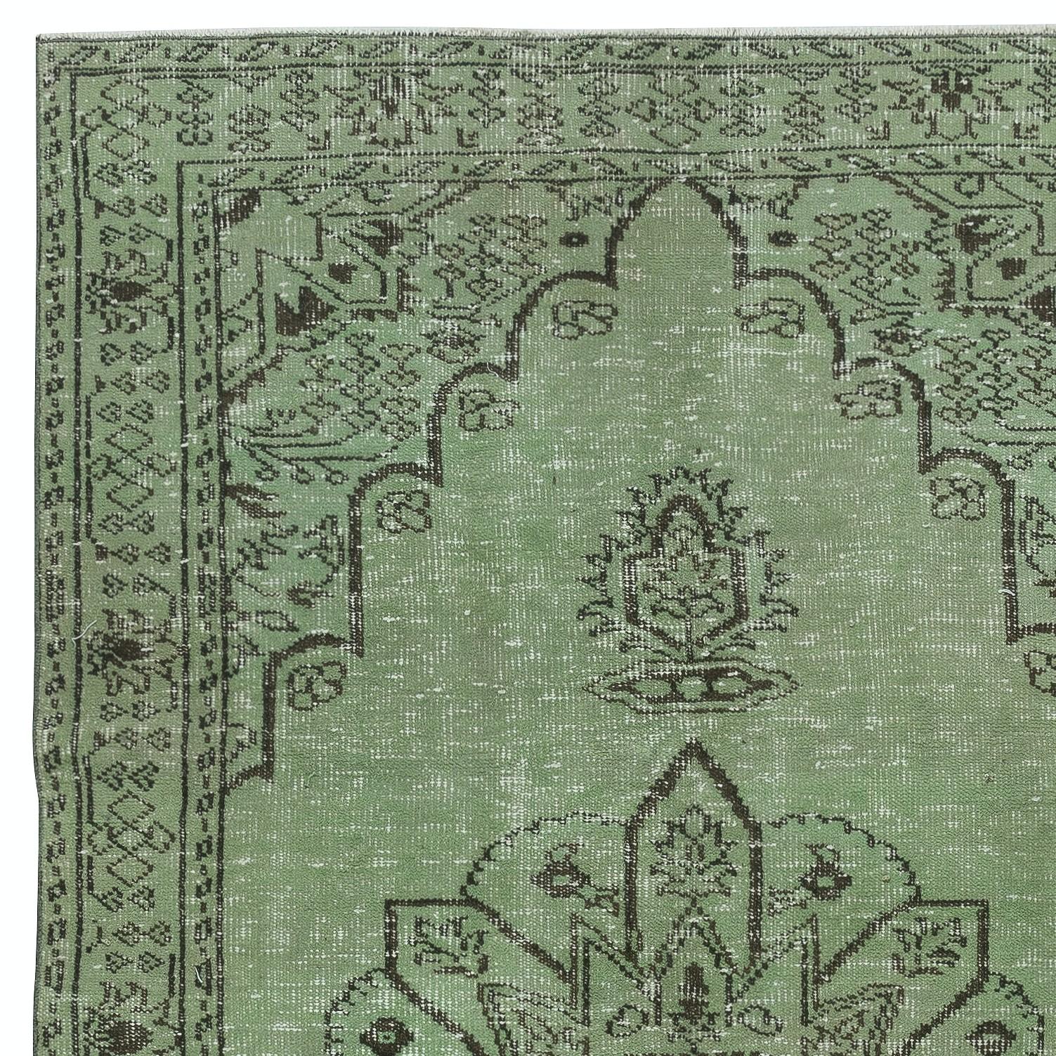 5x8.7 Ft Authentic Handmade Green Color Turkish Area Rug for Modern Interiors In Good Condition For Sale In Spring Valley, NY