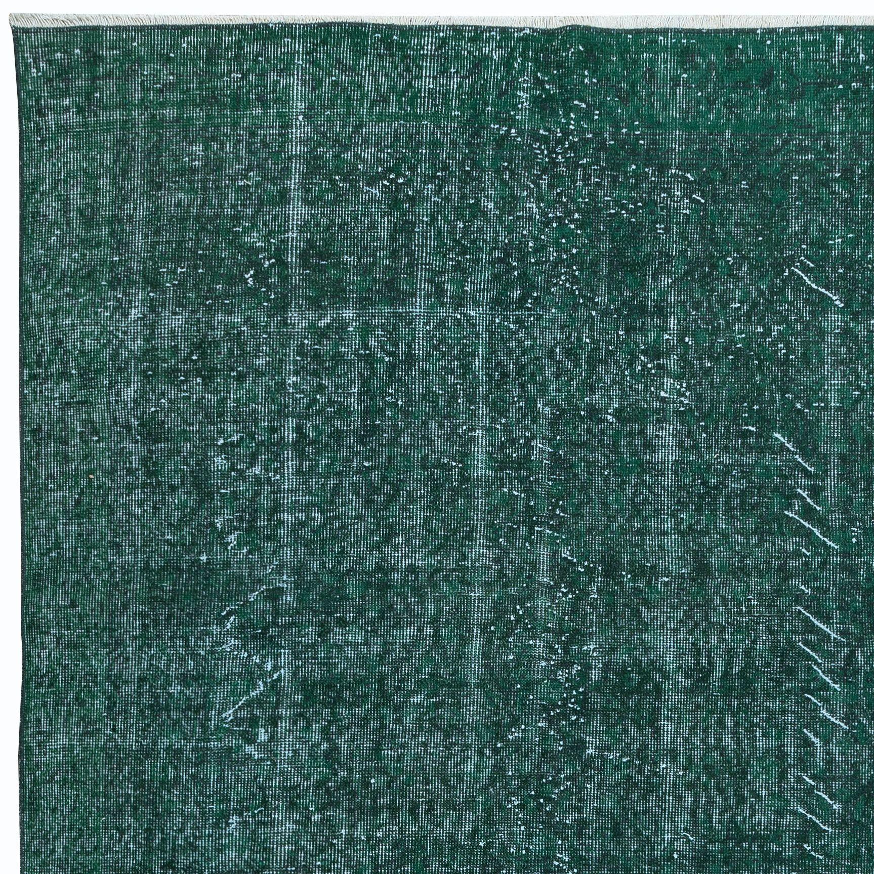 5x8.7 Ft Modern Handmade Turkish Dark Green Rug Distressed Look Vintage Carpet In Good Condition For Sale In Philadelphia, PA