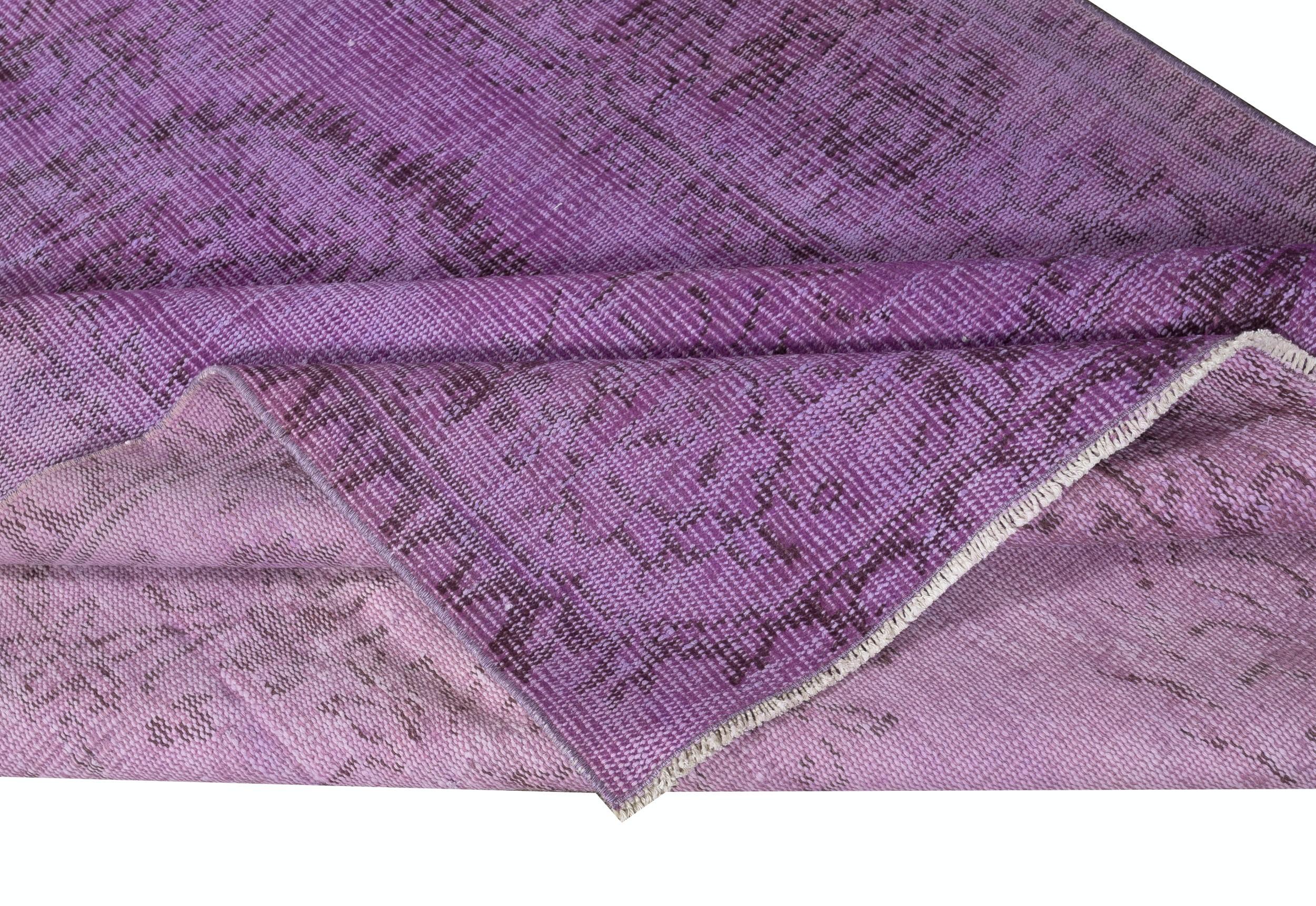 Modern 5x8.8 Ft Contemporary Hand Knotted Turkish Wool Area Rug in Purple Color For Sale