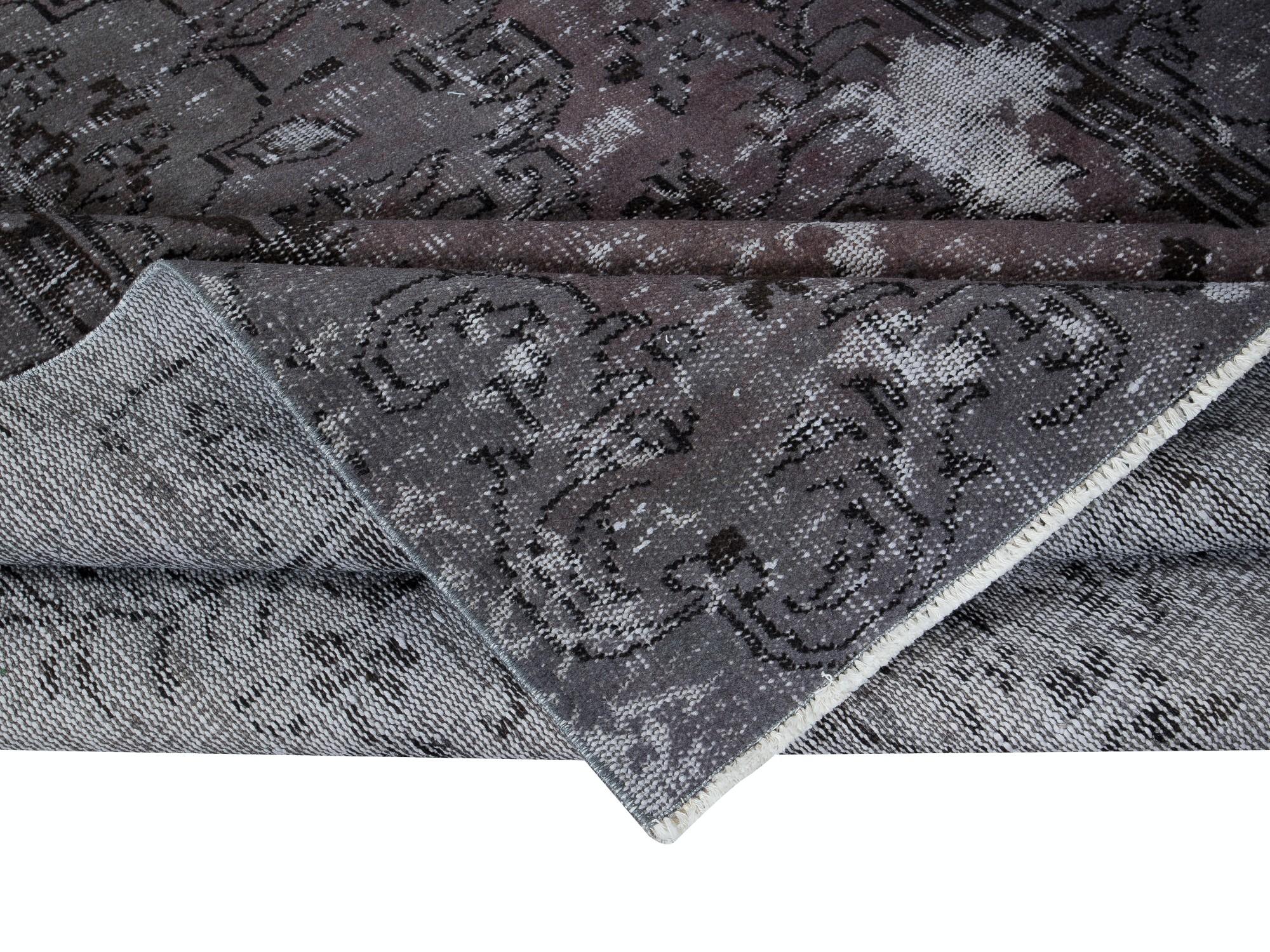 Modern 5x8.8 Ft Handmade Gray Indoor-Outdoor Rug, Medallion Design Anatolian Carpet For Sale